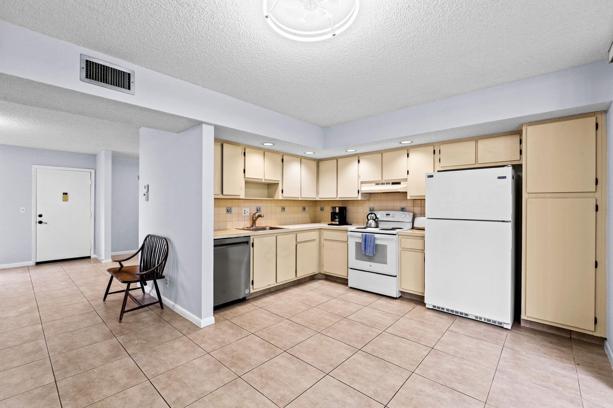 5310 Las Verdes Circle 106, Delray Beach, FL 33484 — photo 20 of 48