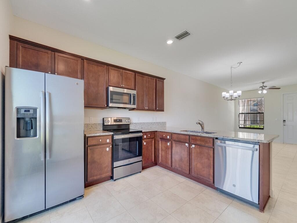 9878 E Villa Circle, Vero Beach, FL 32966 — photo 16 of 48