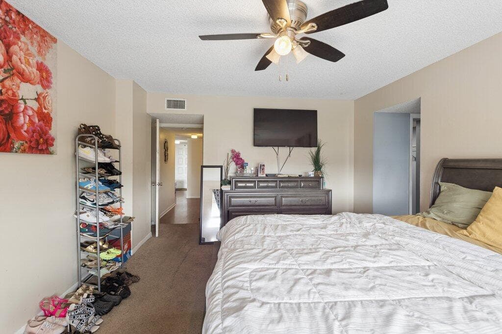 8030 Hampton Boulevard 404, North Lauderdale, FL 33068 — photo 6 of 21