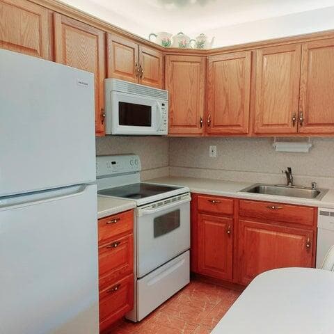 767 Burgundy P, Delray Beach, FL 33484 — photo 4 of 10