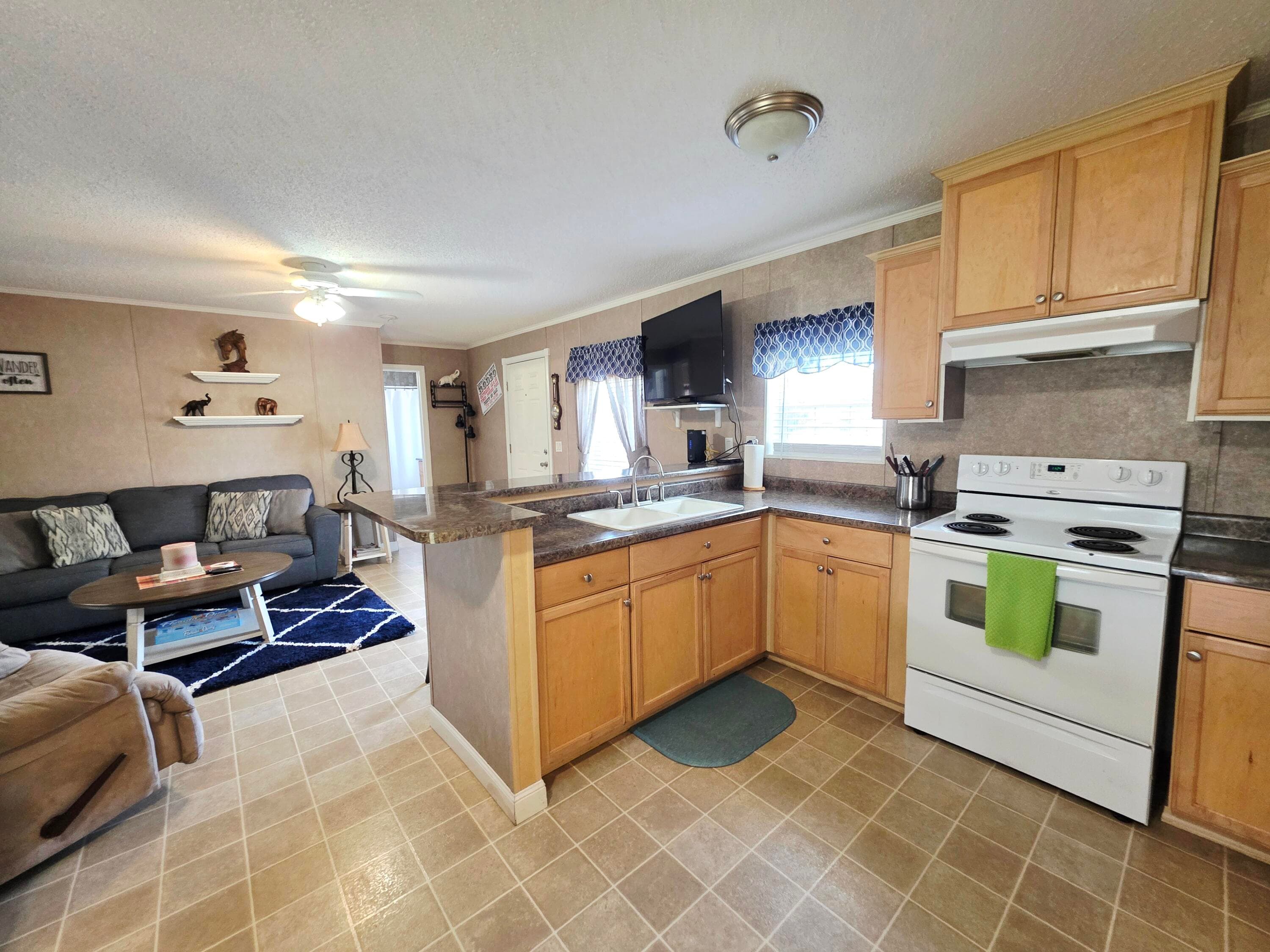 1501 Lake Drive W, Okeechobee, FL 34974 — photo 3 of 33