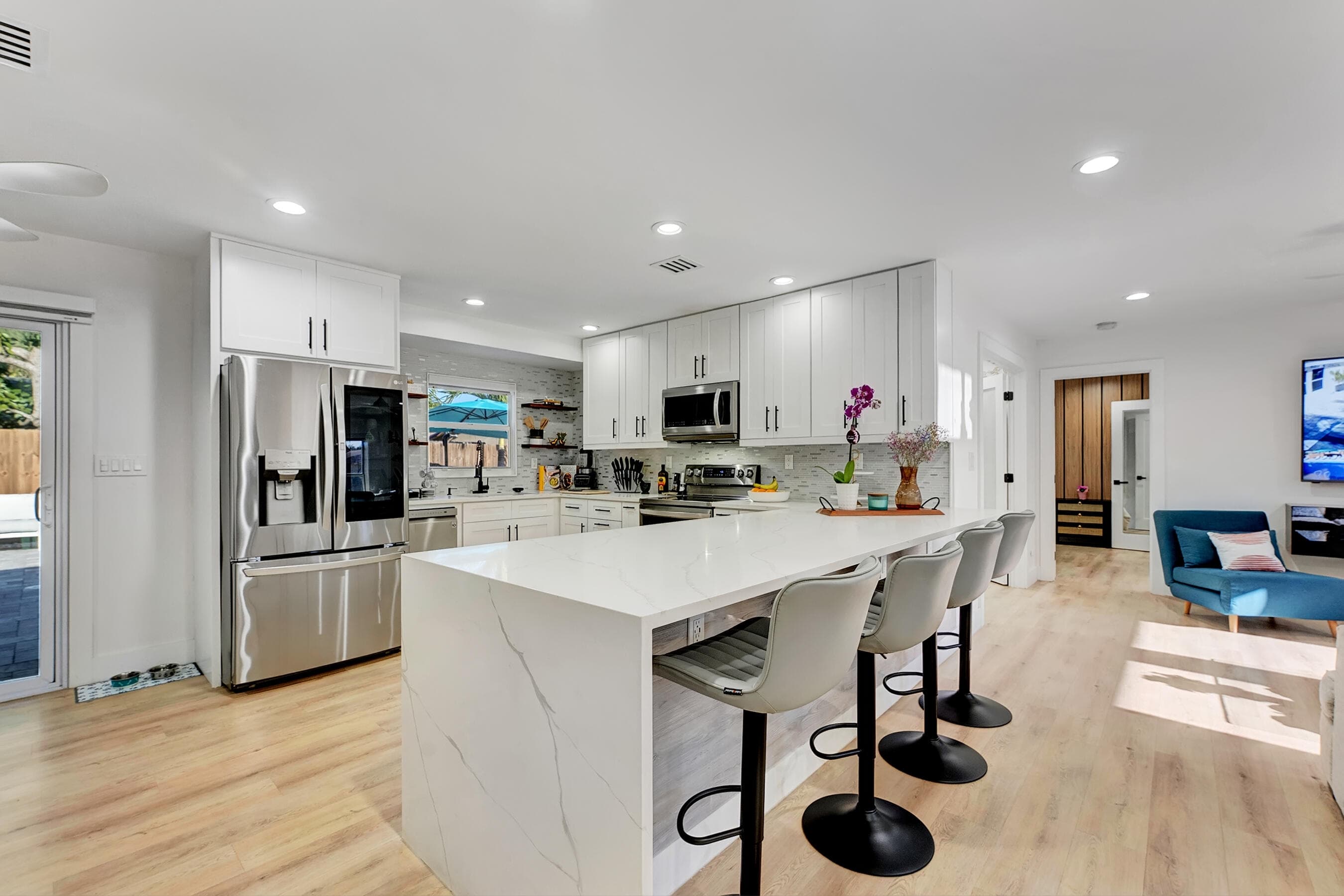 707 W Boulevard Chatelaine, Delray Beach, FL 33445 — photo 1 of 58