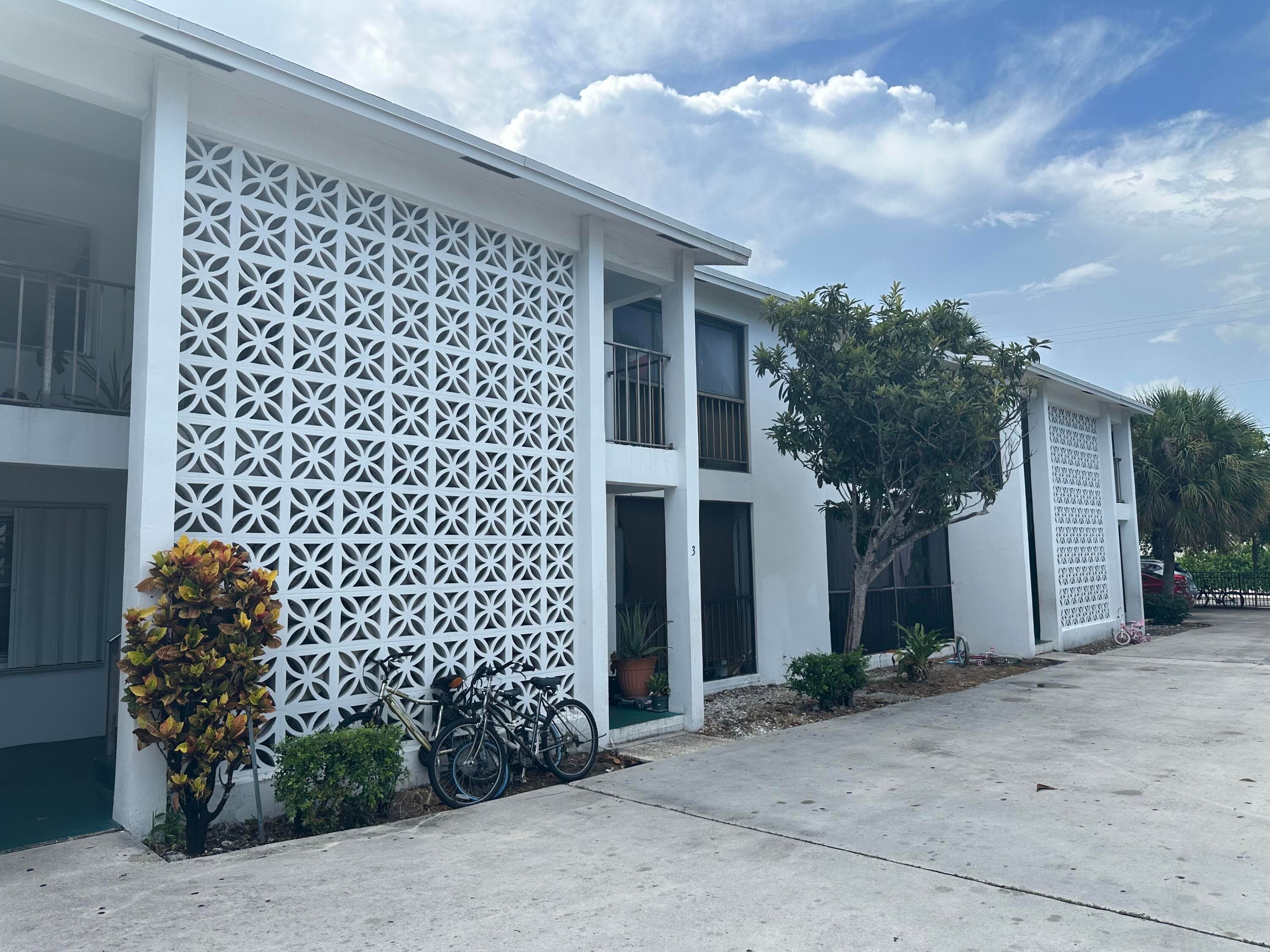 1741 N 3rd Ave Avenue N 6, Lake Worth Beach, FL 33460 — photo 1 of 1