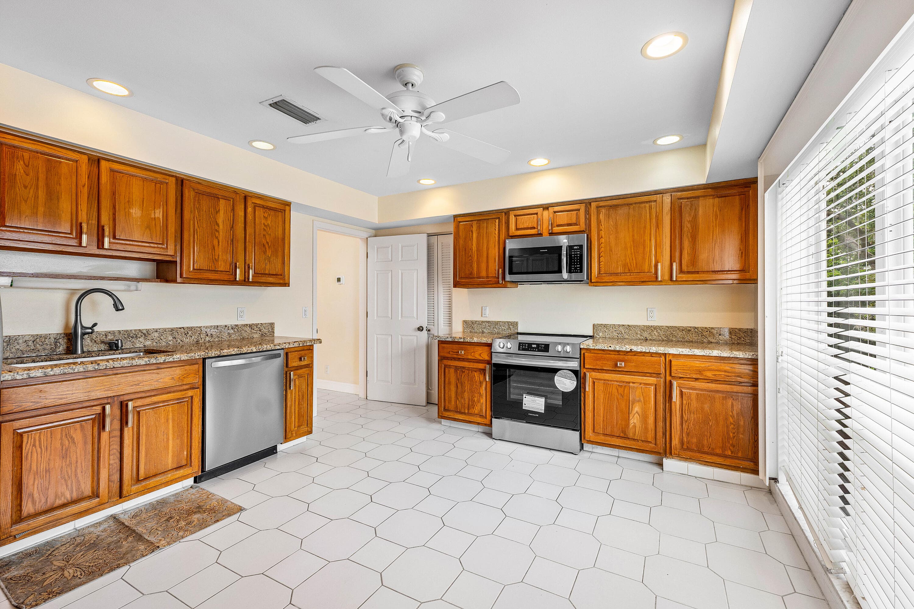 6157 Old Court Road 225, Boca Raton, FL 33433 — photo 13 of 38