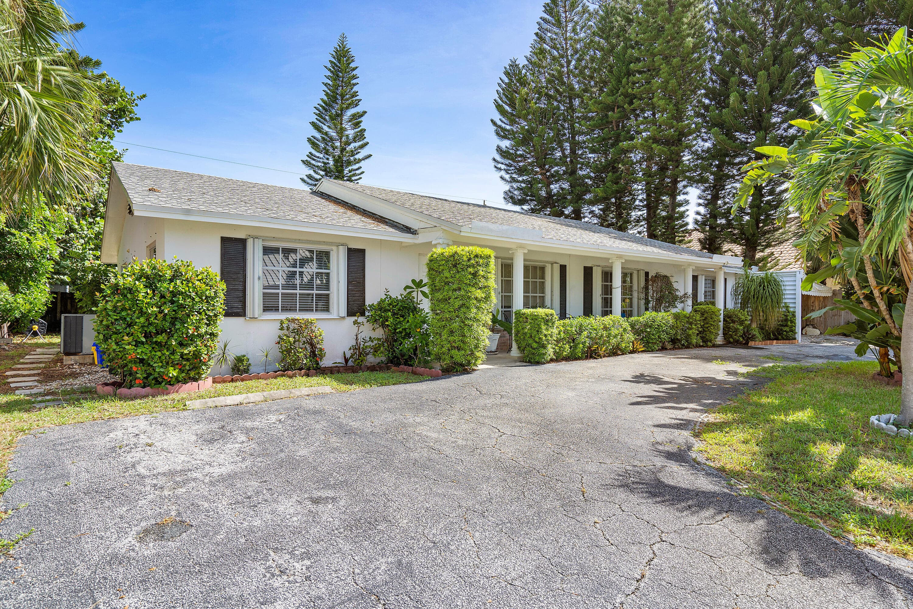 11 Sailfish Lane, Ocean Ridge, FL 33435 — photo 1 of 31