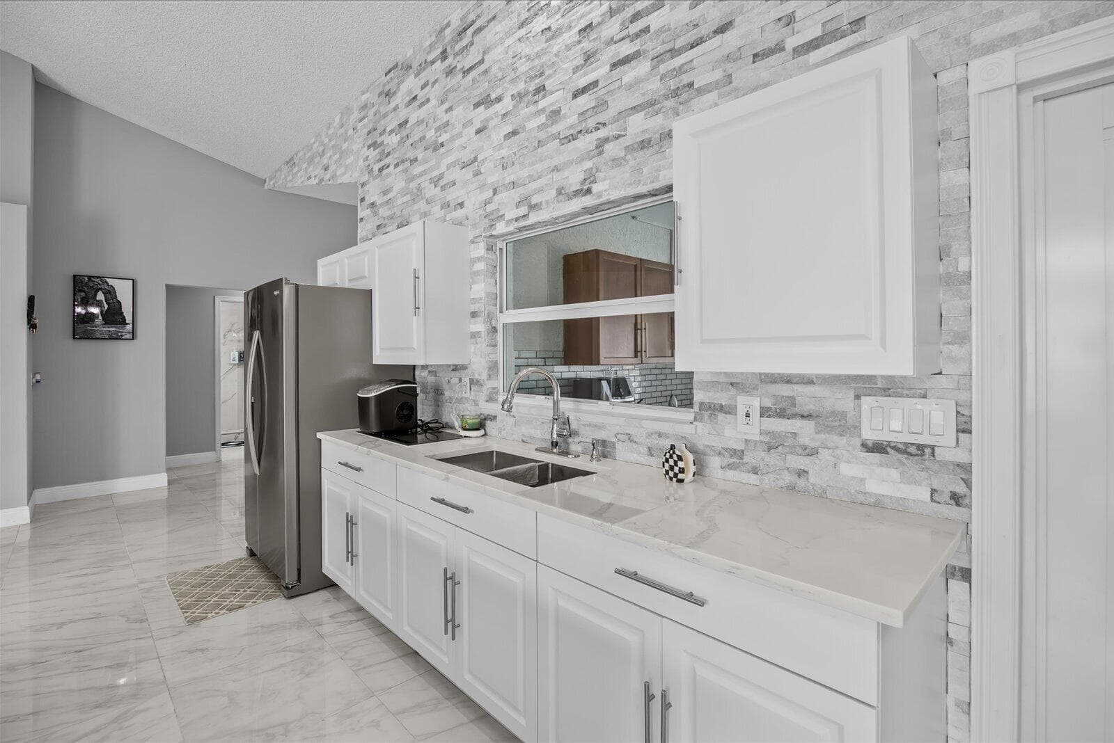 471 NW Sherbrooke Avenue, Port St. Lucie, FL 34983 — photo 10 of 39