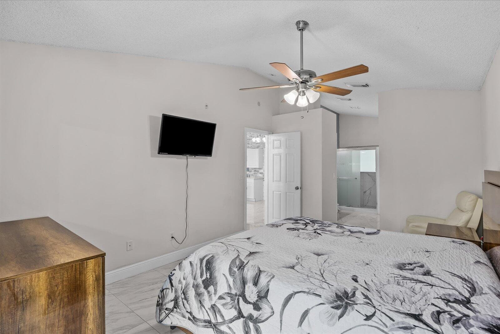 471 NW Sherbrooke Avenue, Port St. Lucie, FL 34983 — photo 18 of 39