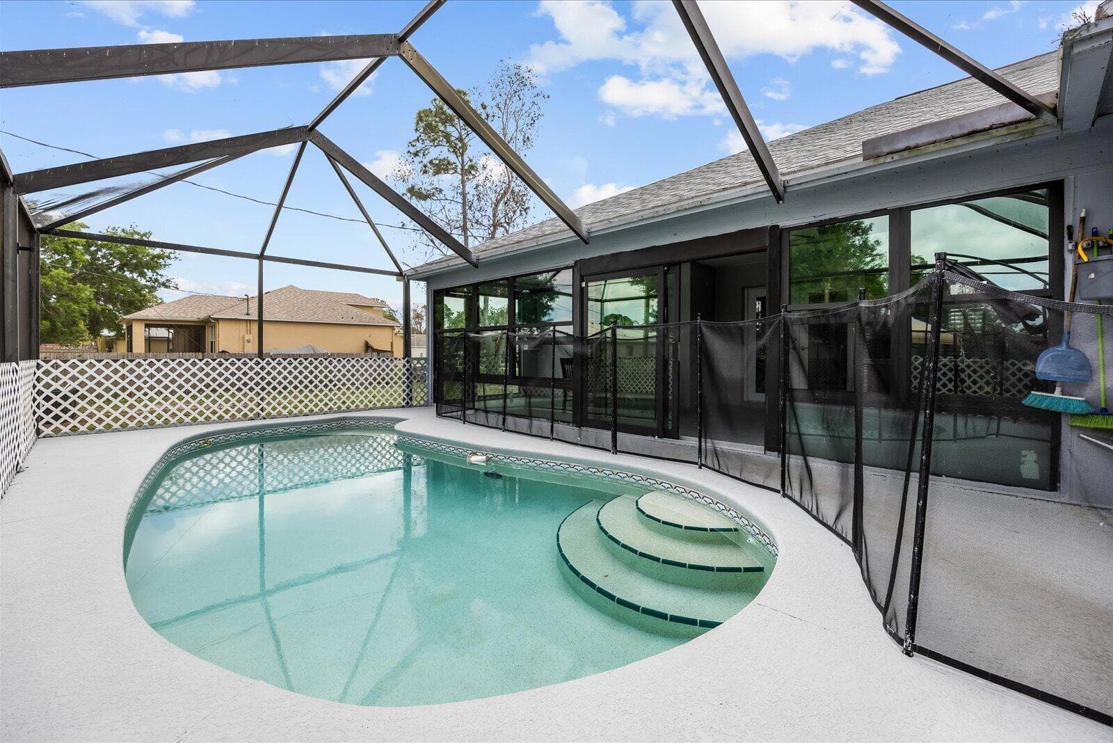 471 NW Sherbrooke Avenue, Port St. Lucie, FL 34983 — photo 3 of 39
