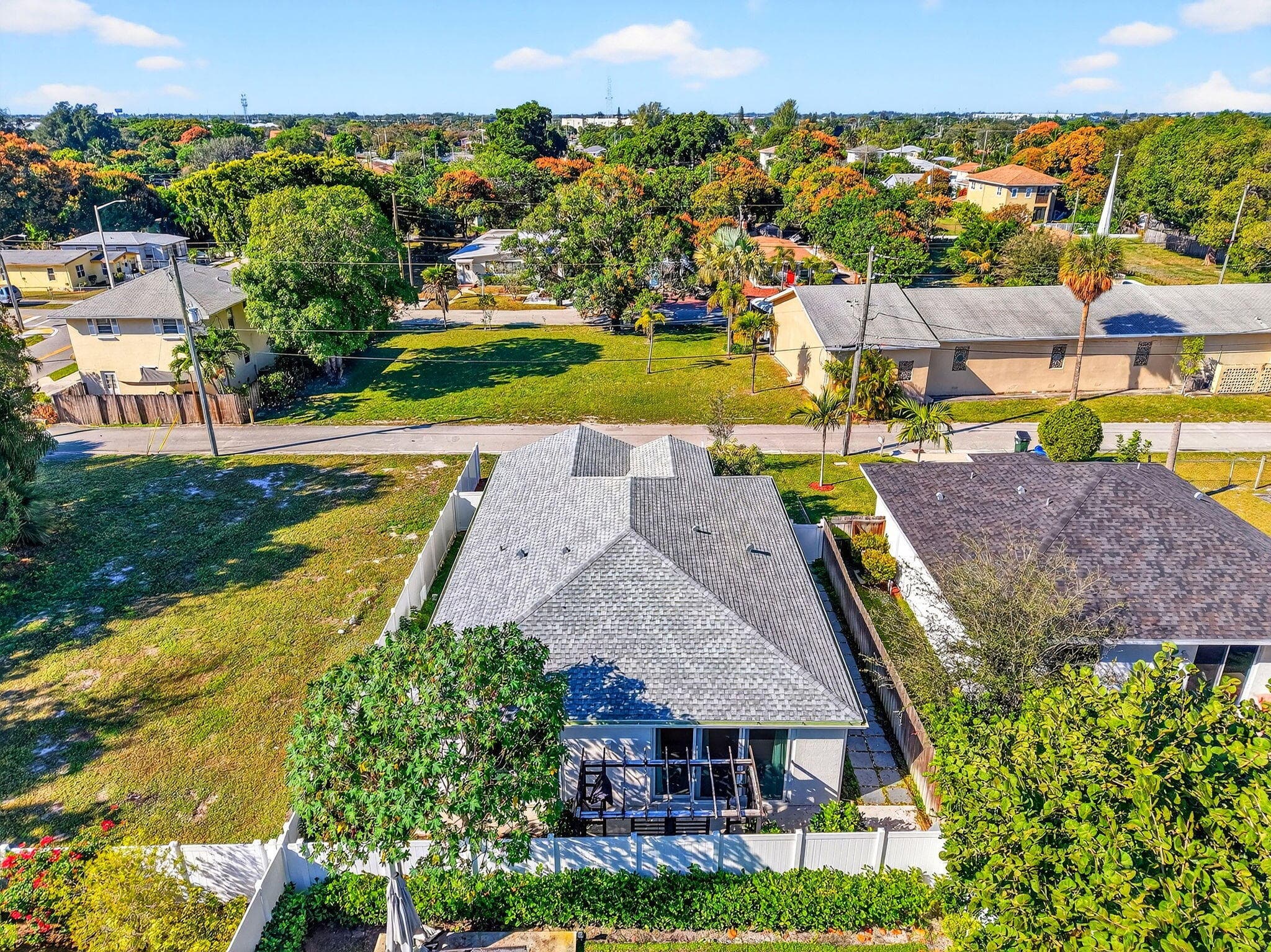 341 Oak Alley, Delray Beach, FL 33444 — photo 10 of 12