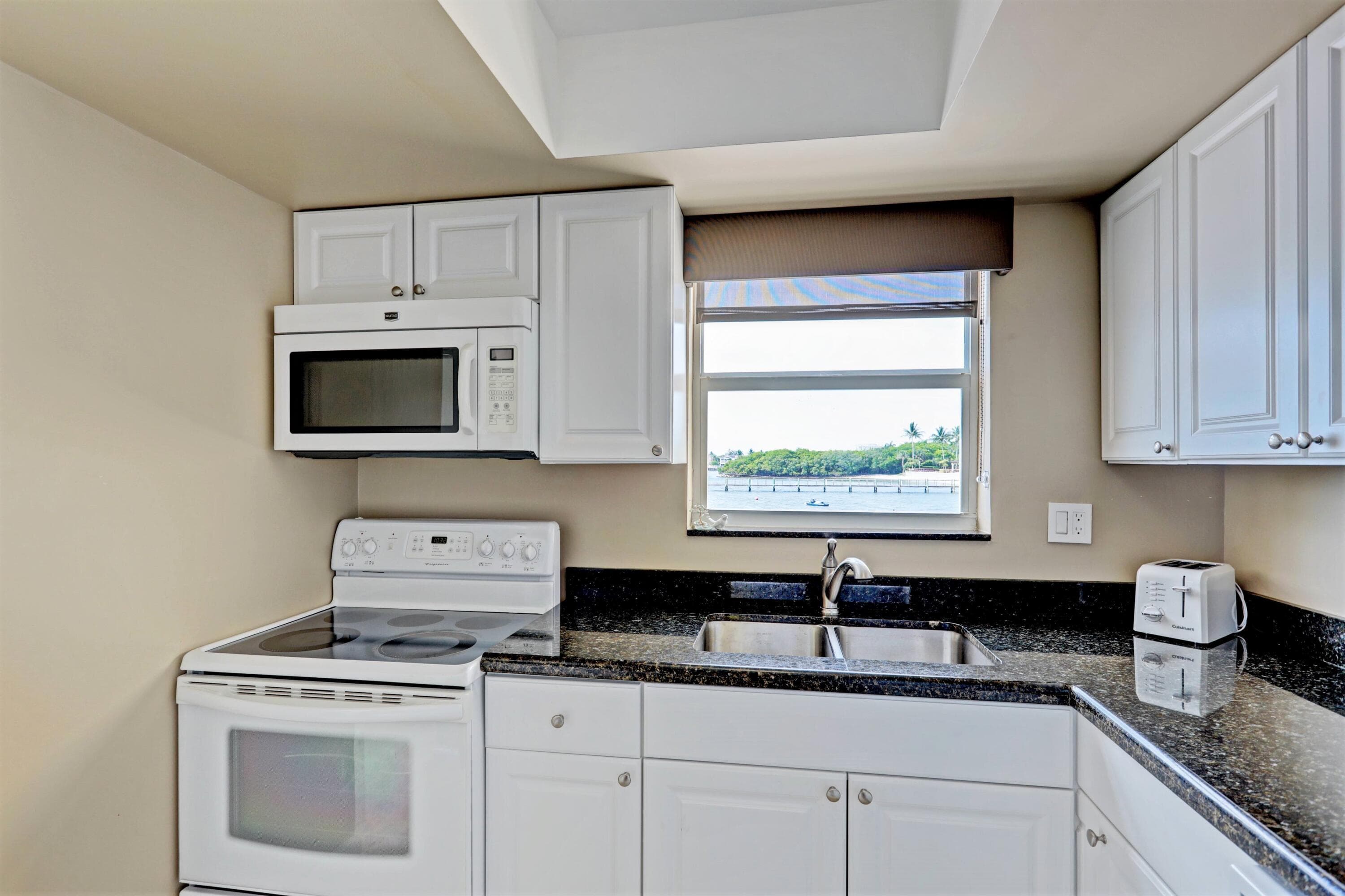 1820 New Palm Way 201, Boynton Beach, FL 33435 — photo 14 of 35