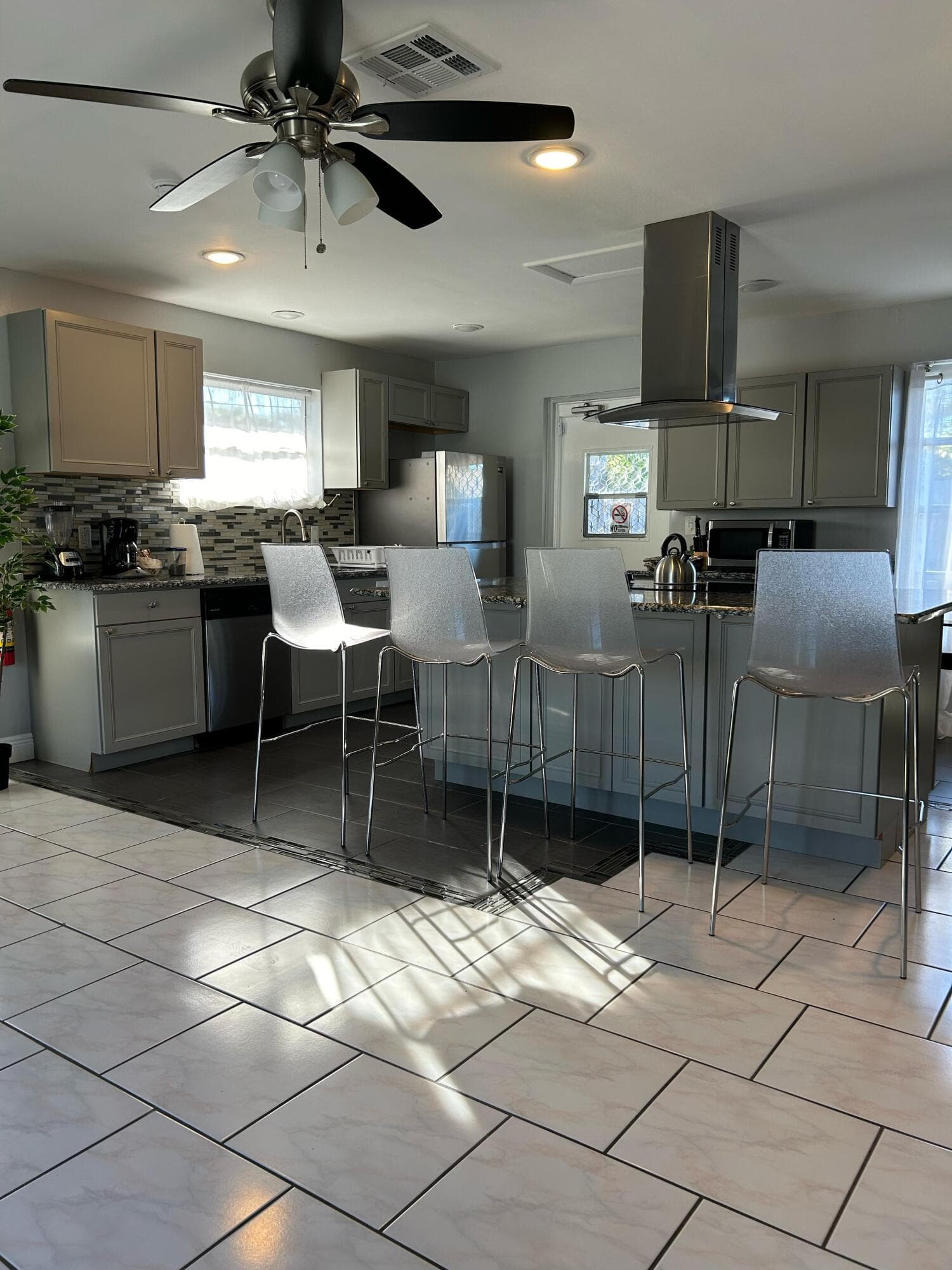 5423 NE 22nd Terrace, Fort Lauderdale, FL 33308 — photo 11 of 17
