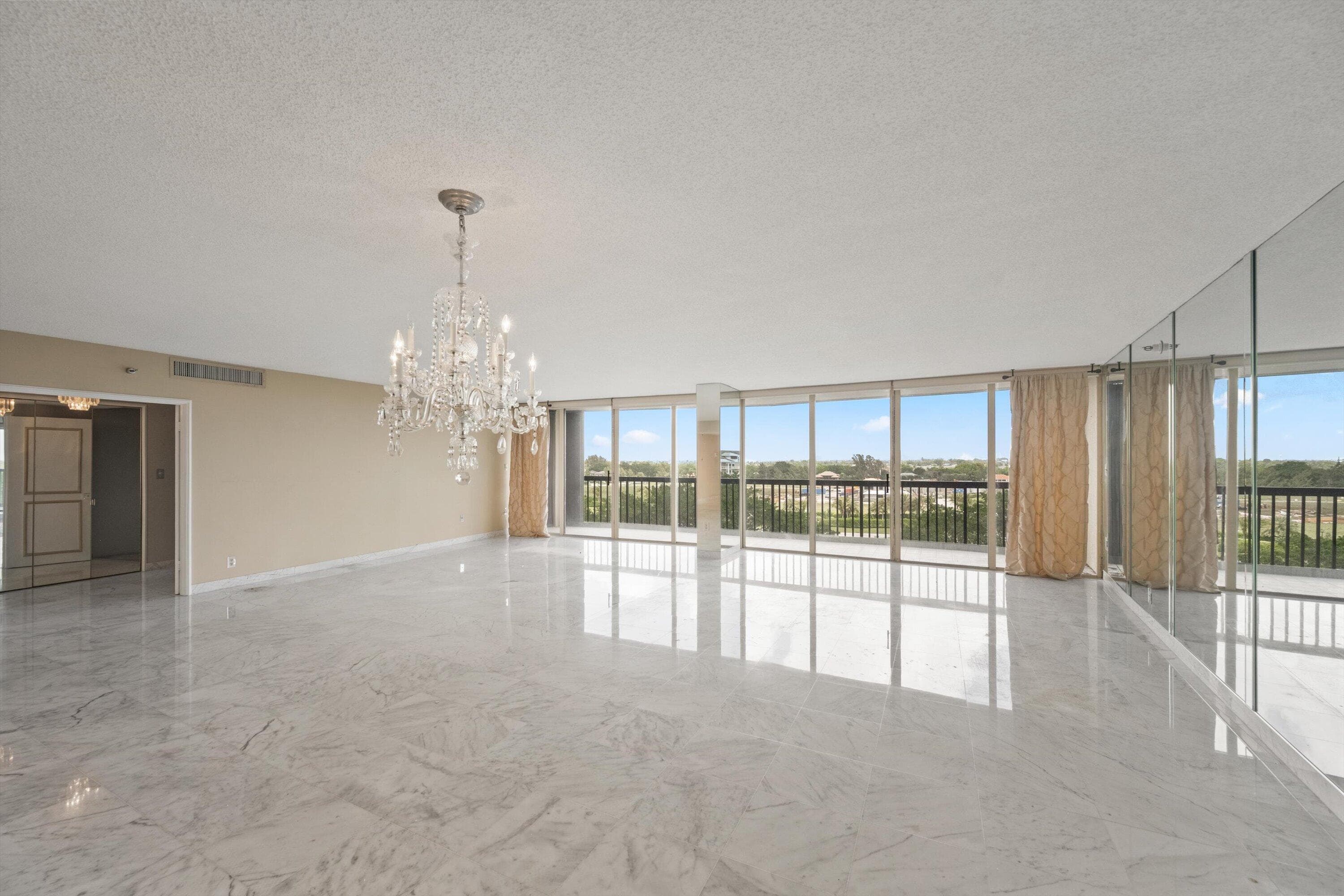 2480 Presidential Way 704, West Palm Beach, FL 33401 — photo 2 of 36