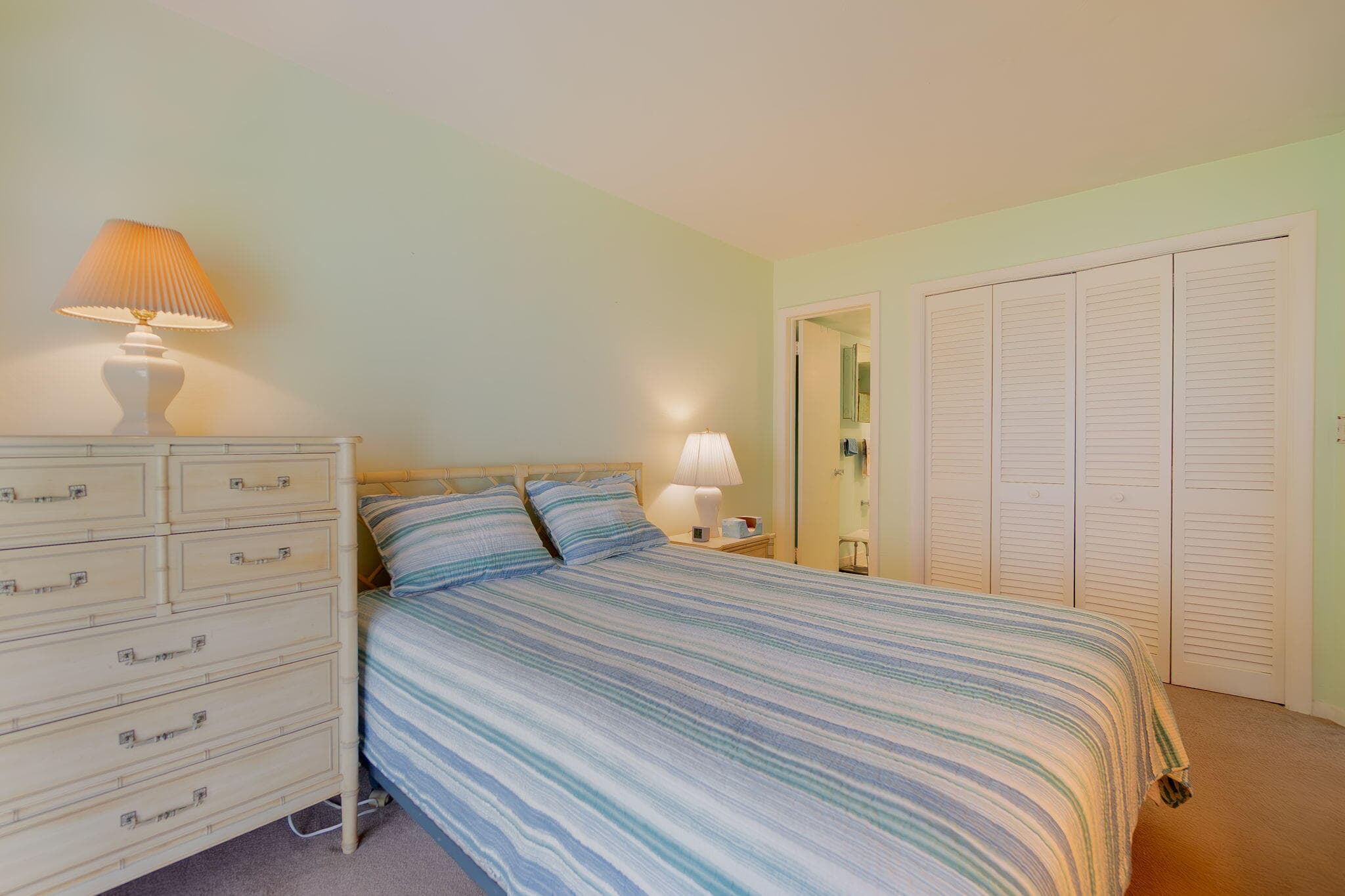 2180 Lake Osborne Drive 2, Lake Worth Beach, FL 33461 — photo 16 of 31