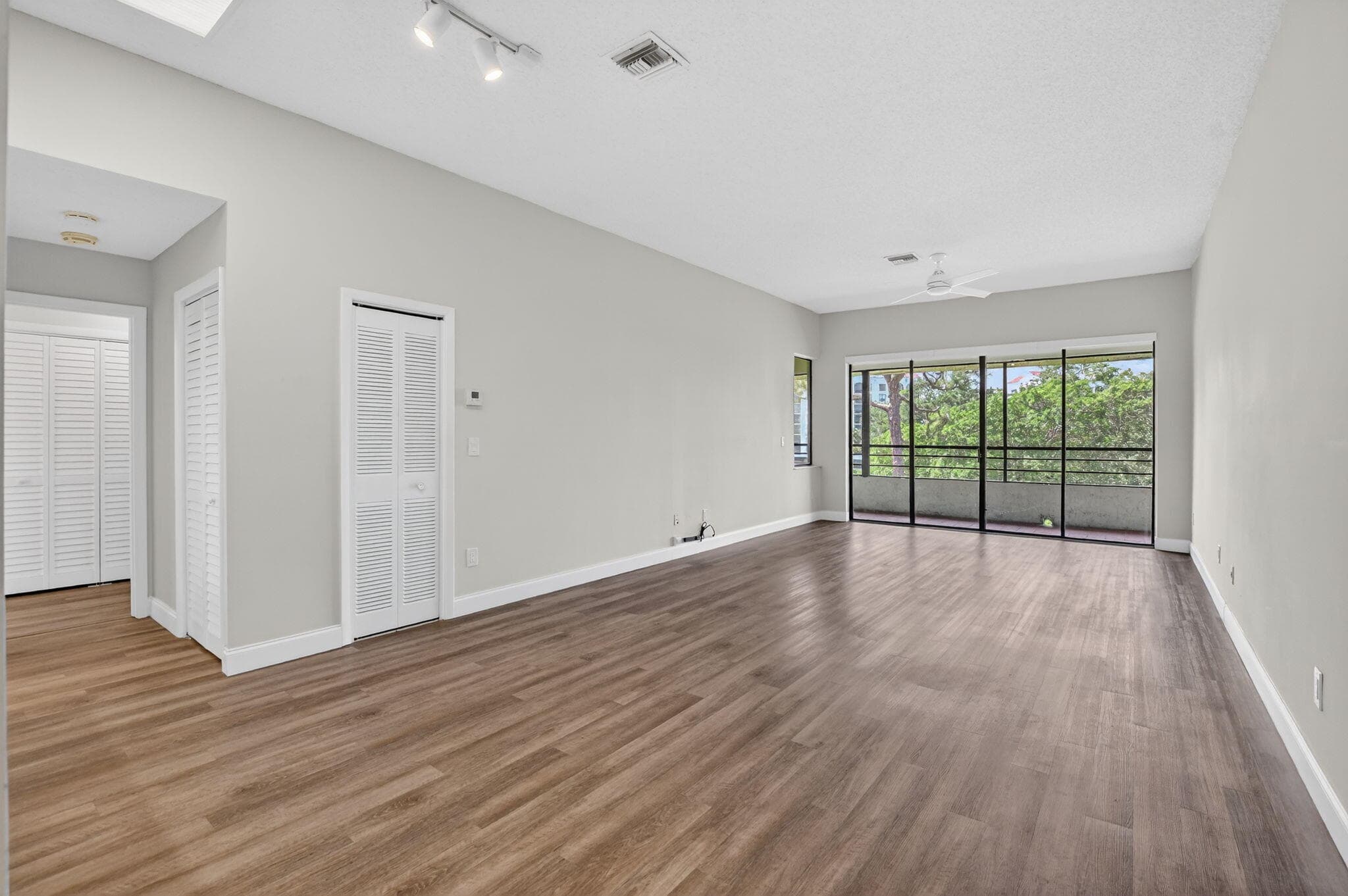 7472 La Paz Boulevard 304, Boca Raton, FL 33433 — photo 5 of 36