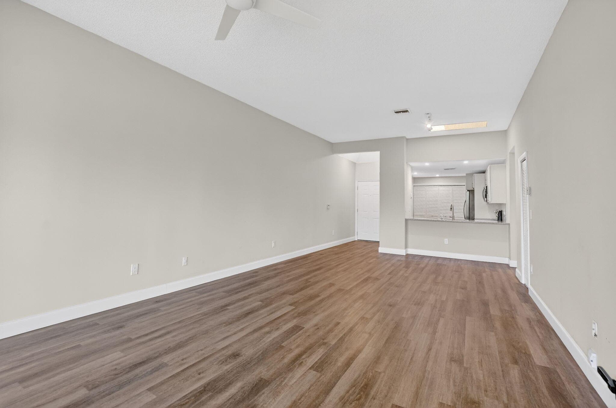 7472 La Paz Boulevard 304, Boca Raton, FL 33433 — photo 8 of 36