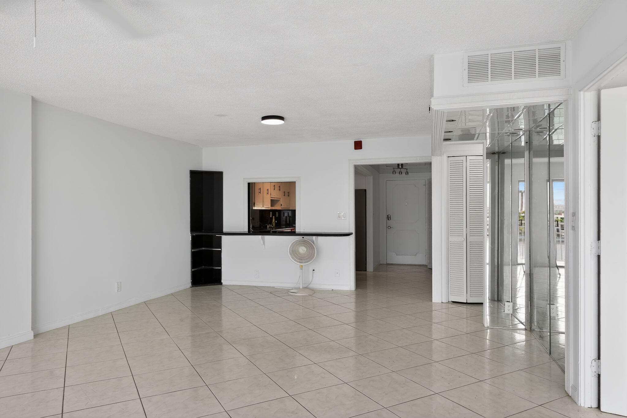 400 Golden Isles Drive 37, Hallandale Beach, FL 33009 — photo 7 of 29
