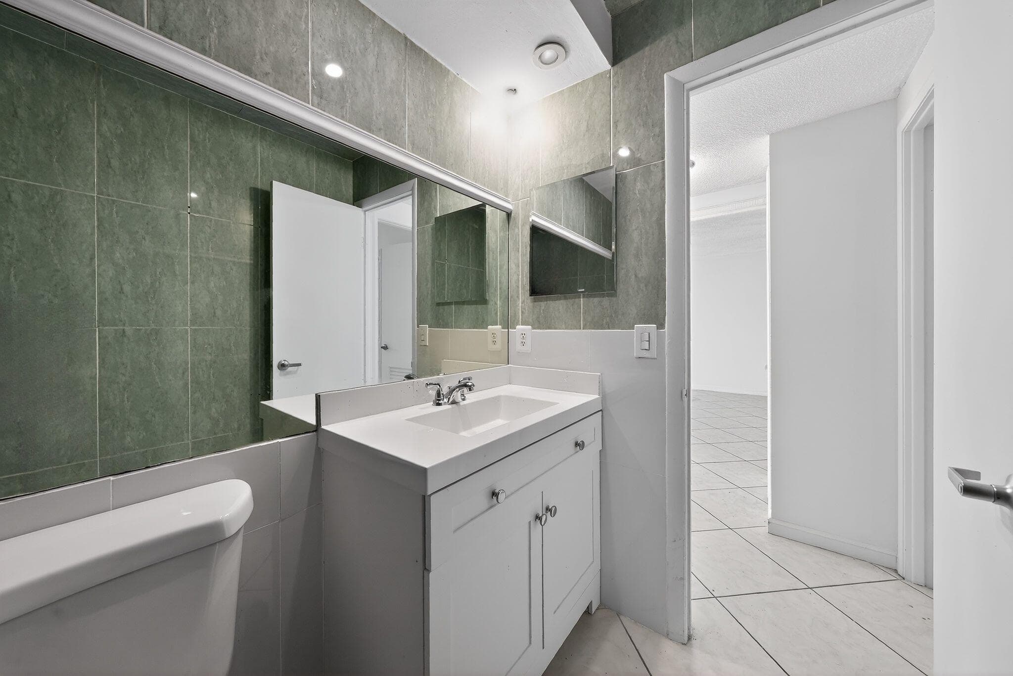 400 Golden Isles Drive 37, Hallandale Beach, FL 33009 — photo 26 of 29