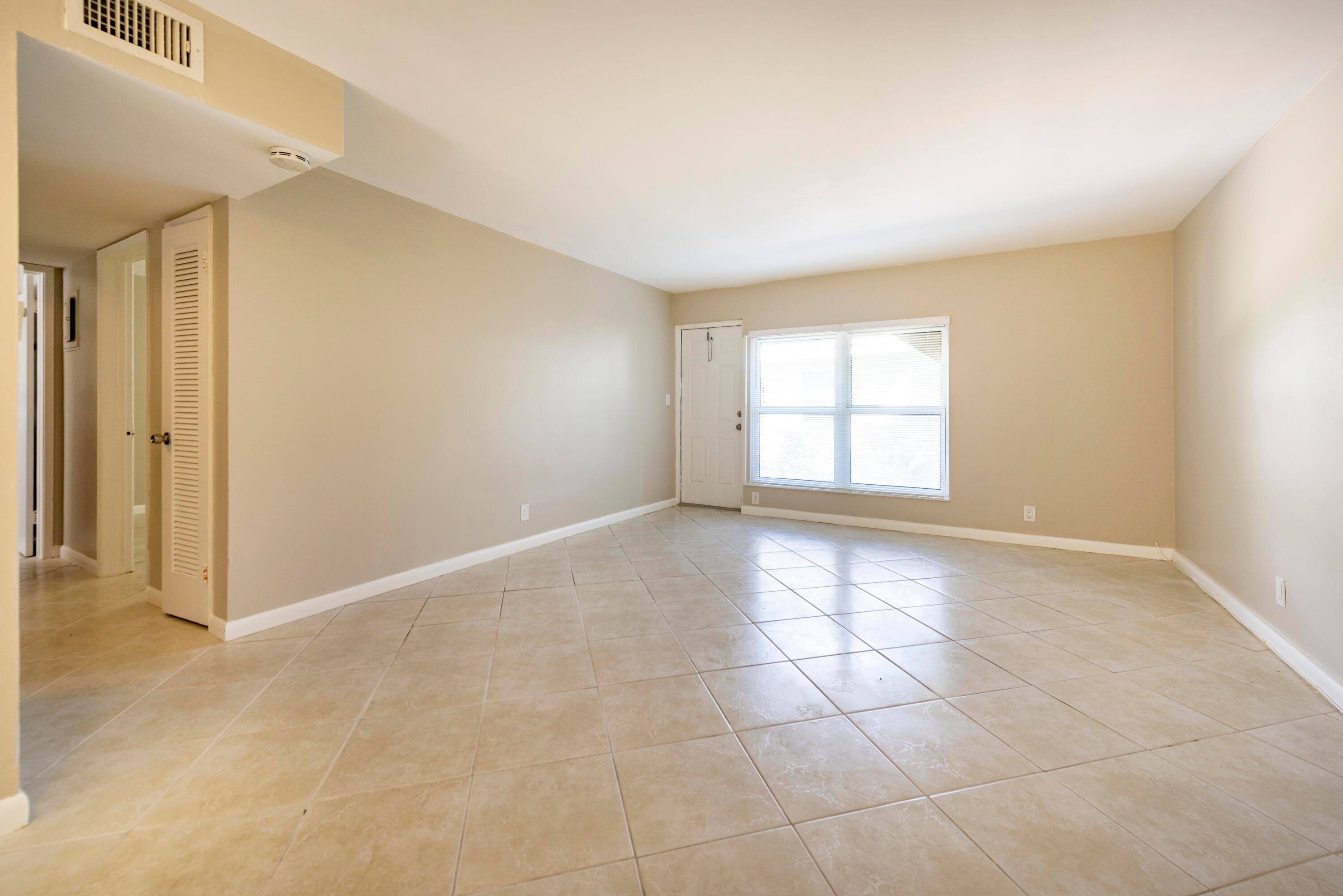 1015 NE 9th Avenue 2, Fort Lauderdale, FL 33304 — photo 6 of 17