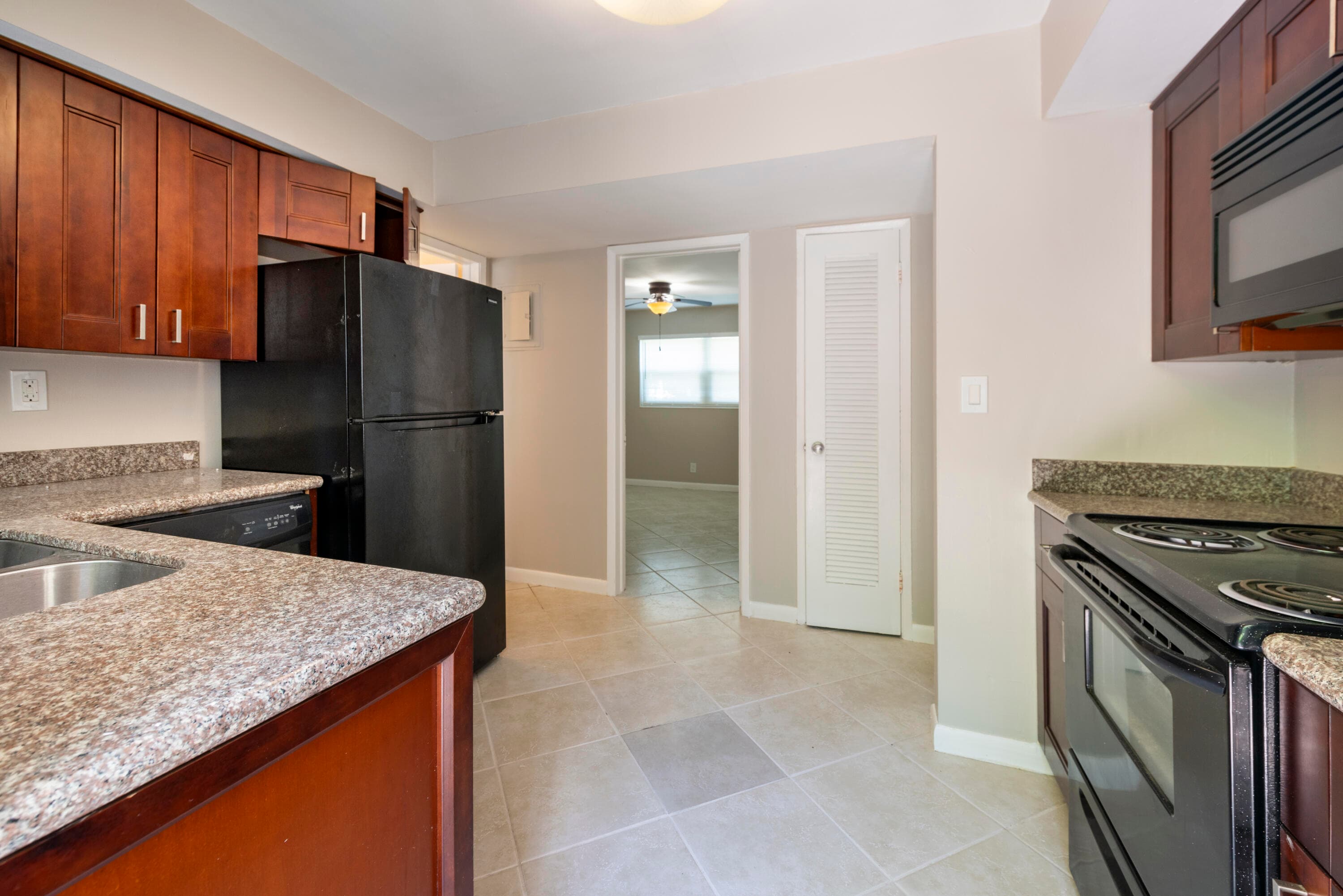 1015 NE 9th Avenue 2, Fort Lauderdale, FL 33304 — photo 12 of 17