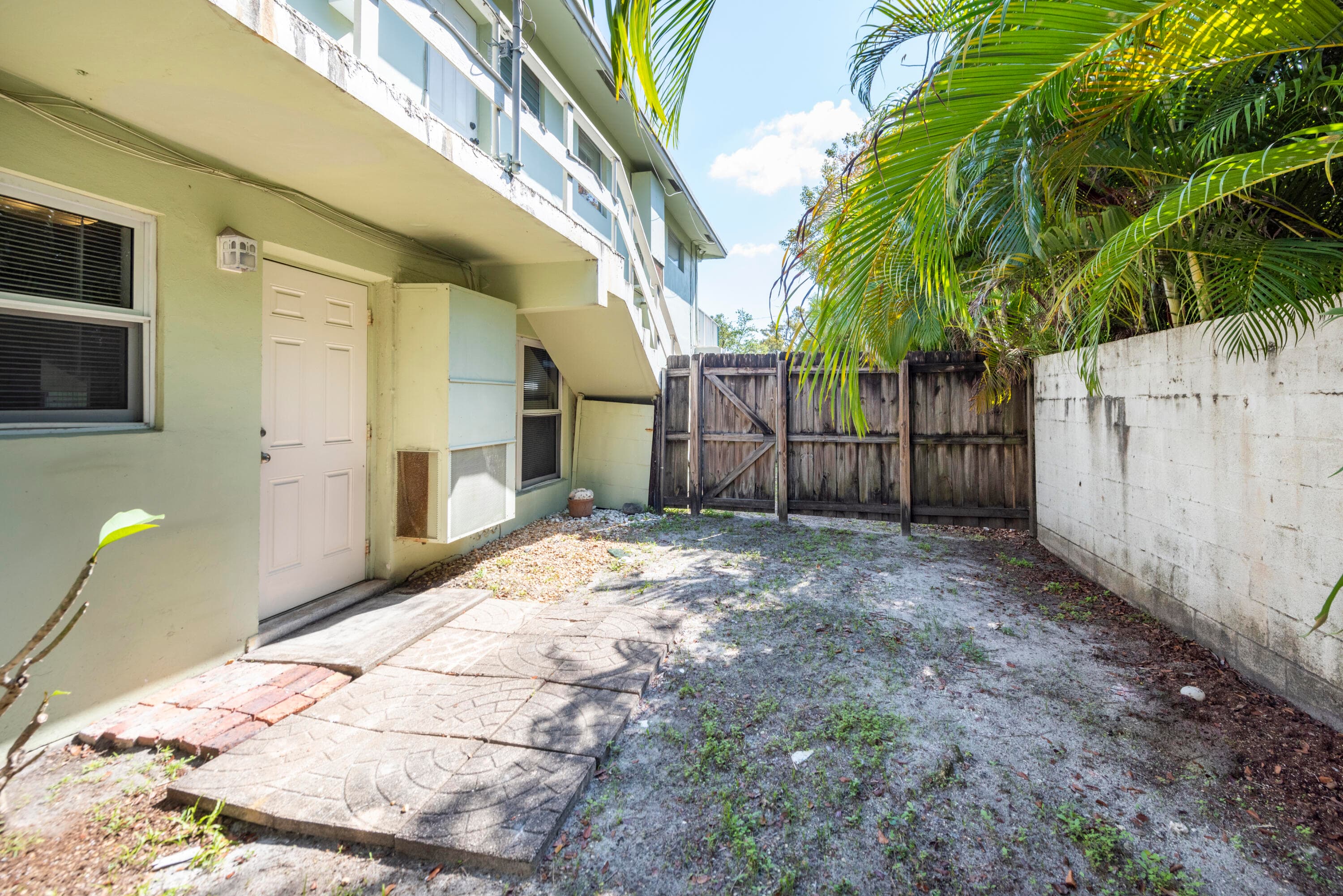 1015 NE 9th Avenue 2, Fort Lauderdale, FL 33304 — photo 15 of 17