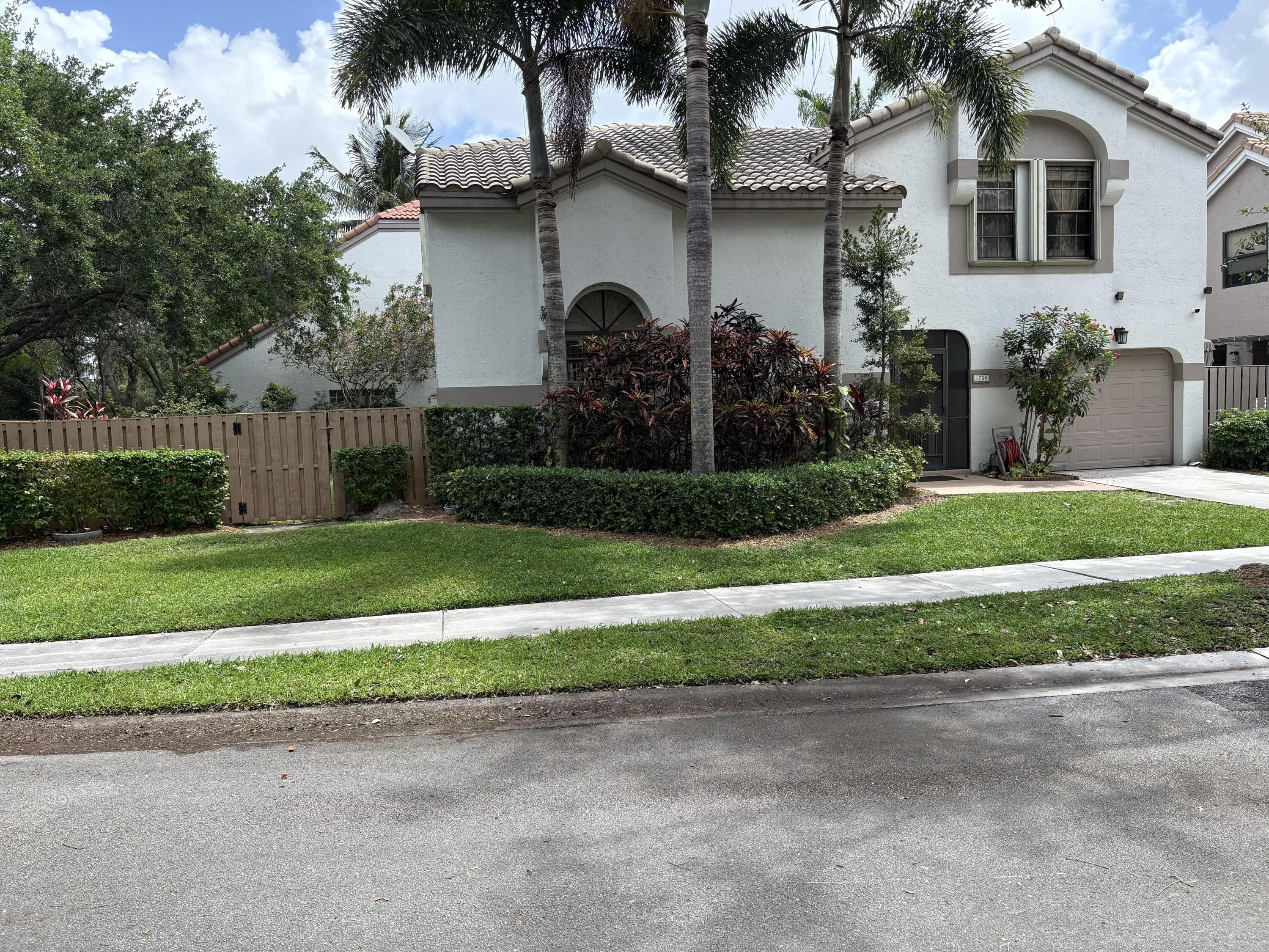 1750 NW 107th Way, Plantation, FL 33322 — photo 2 of 39