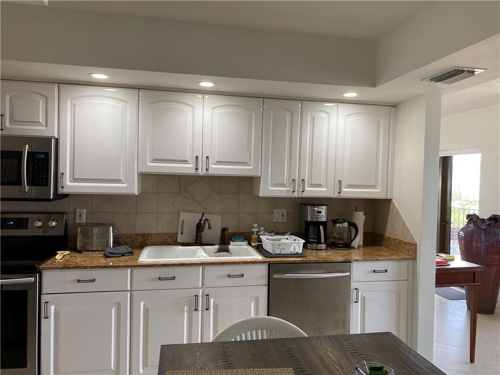 5100 N Ocean Boulevard 818, Lauderdale-By-The-Sea, FL 33308 — photo 6 of 32