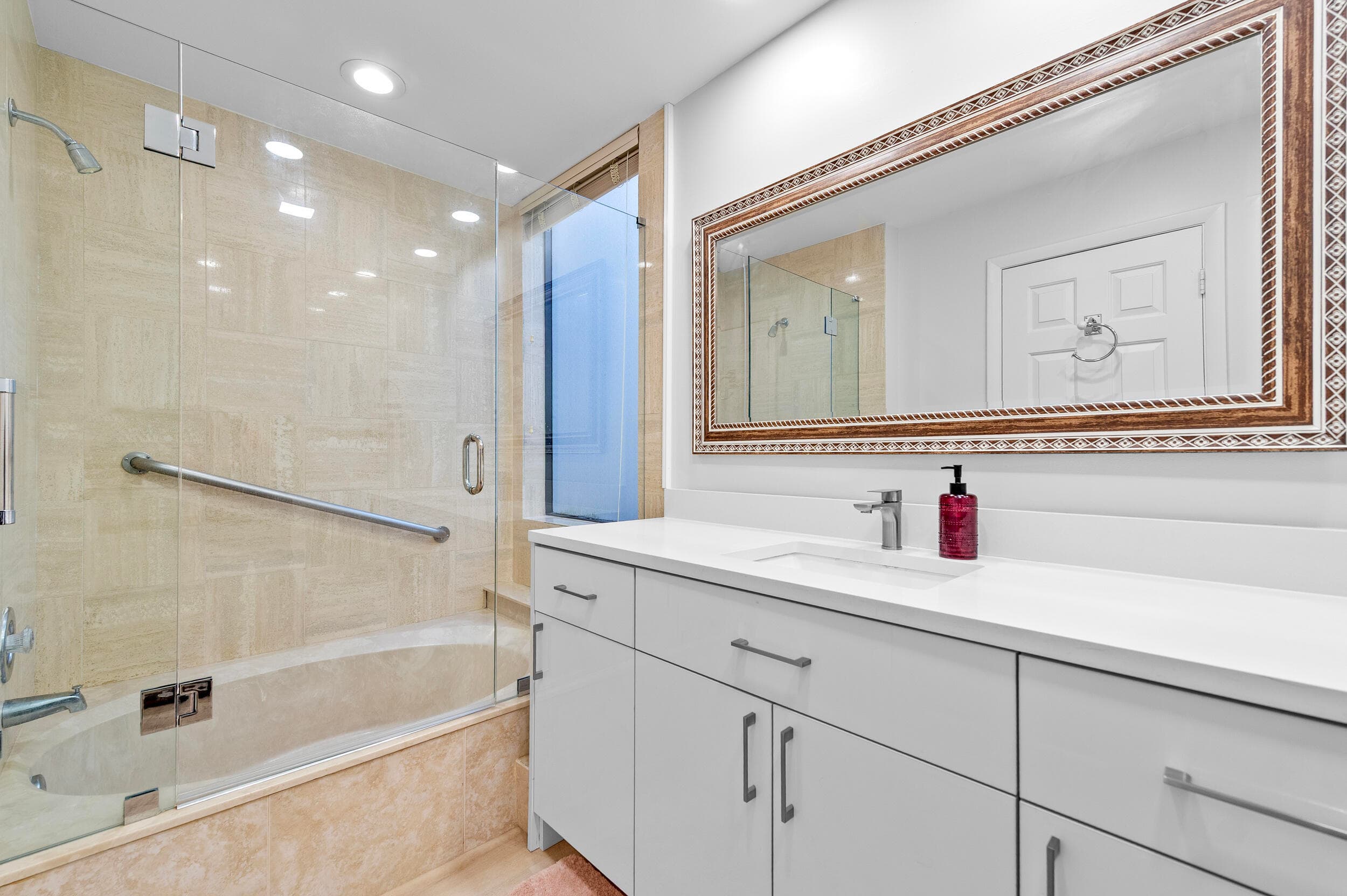 7460 La Paz Boulevard 304, Boca Raton, FL 33433 — photo 8 of 37