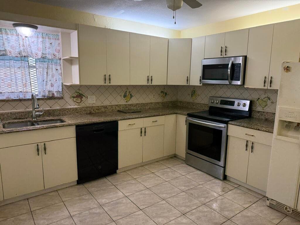1510 SW 37th Avenue, Fort Lauderdale, FL 33312 — photo 2 of 15