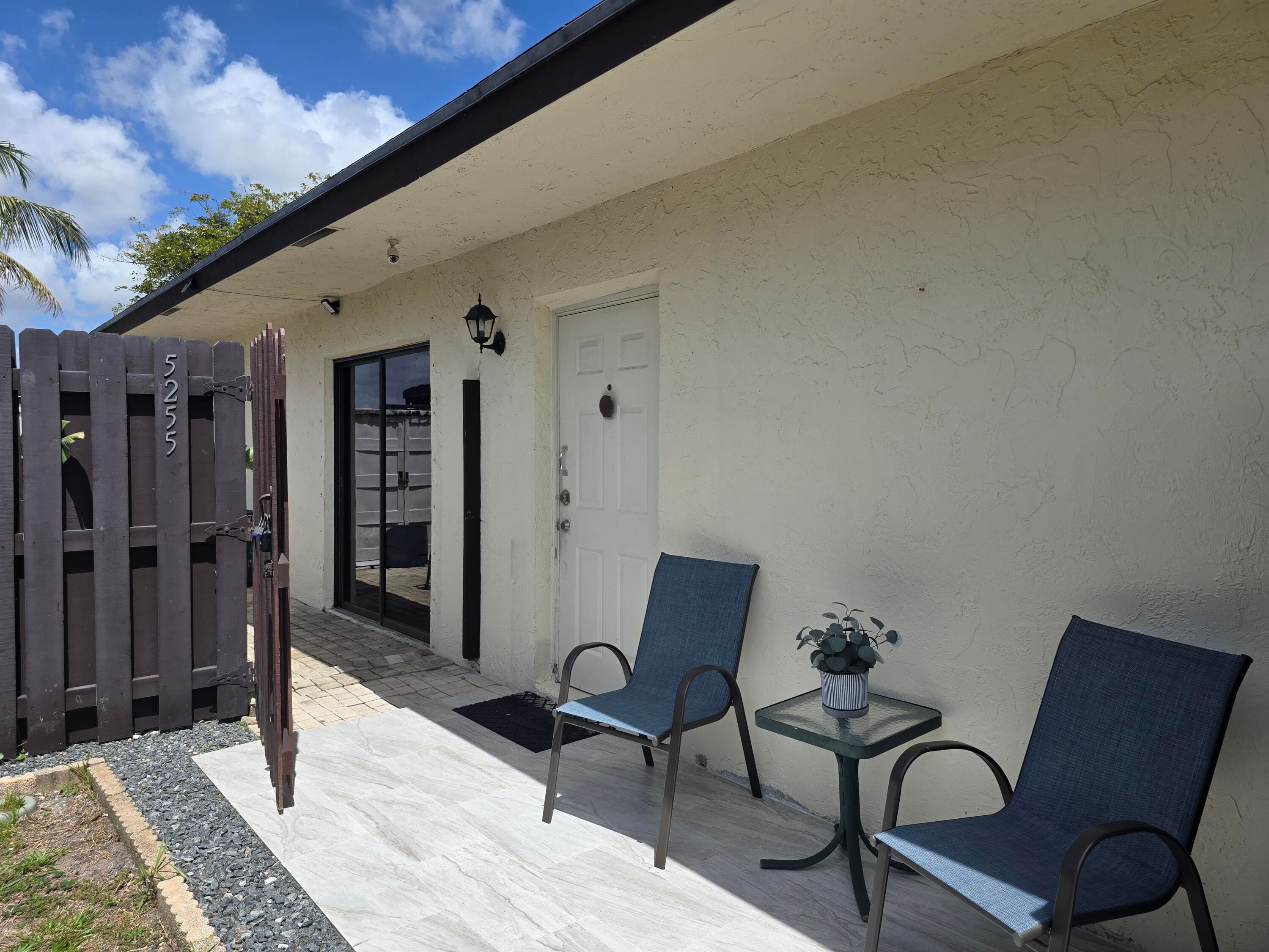 5255 Mendoza Street, West Palm Beach, FL 33415 — photo 10 of 45