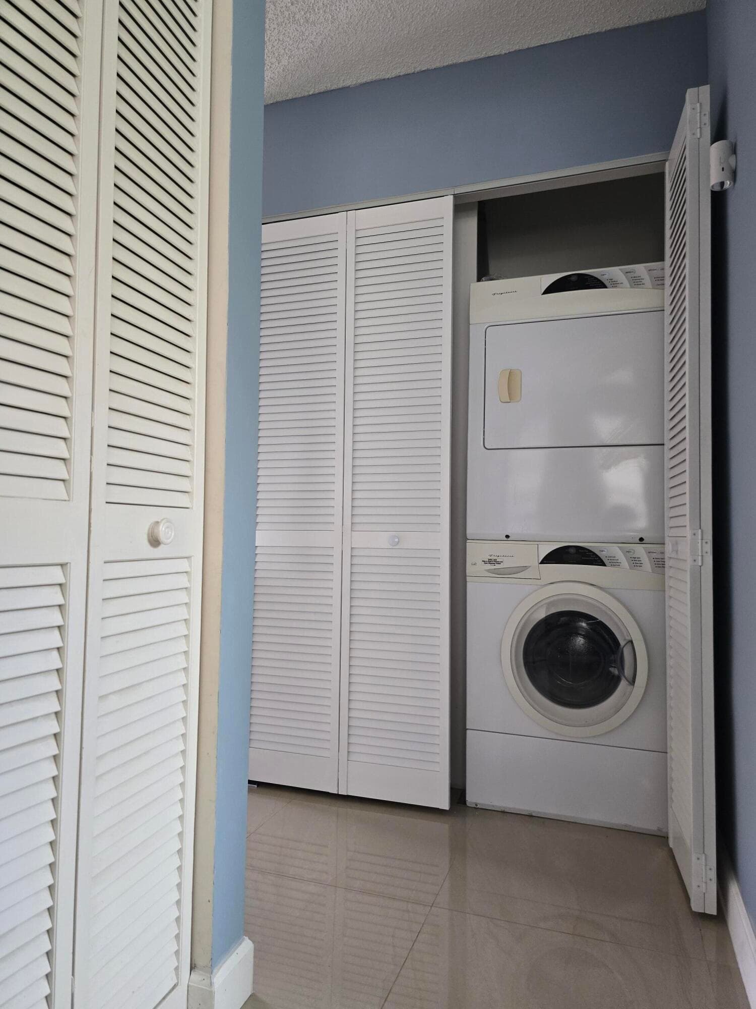 5255 Mendoza Street, West Palm Beach, FL 33415 — photo 36 of 45