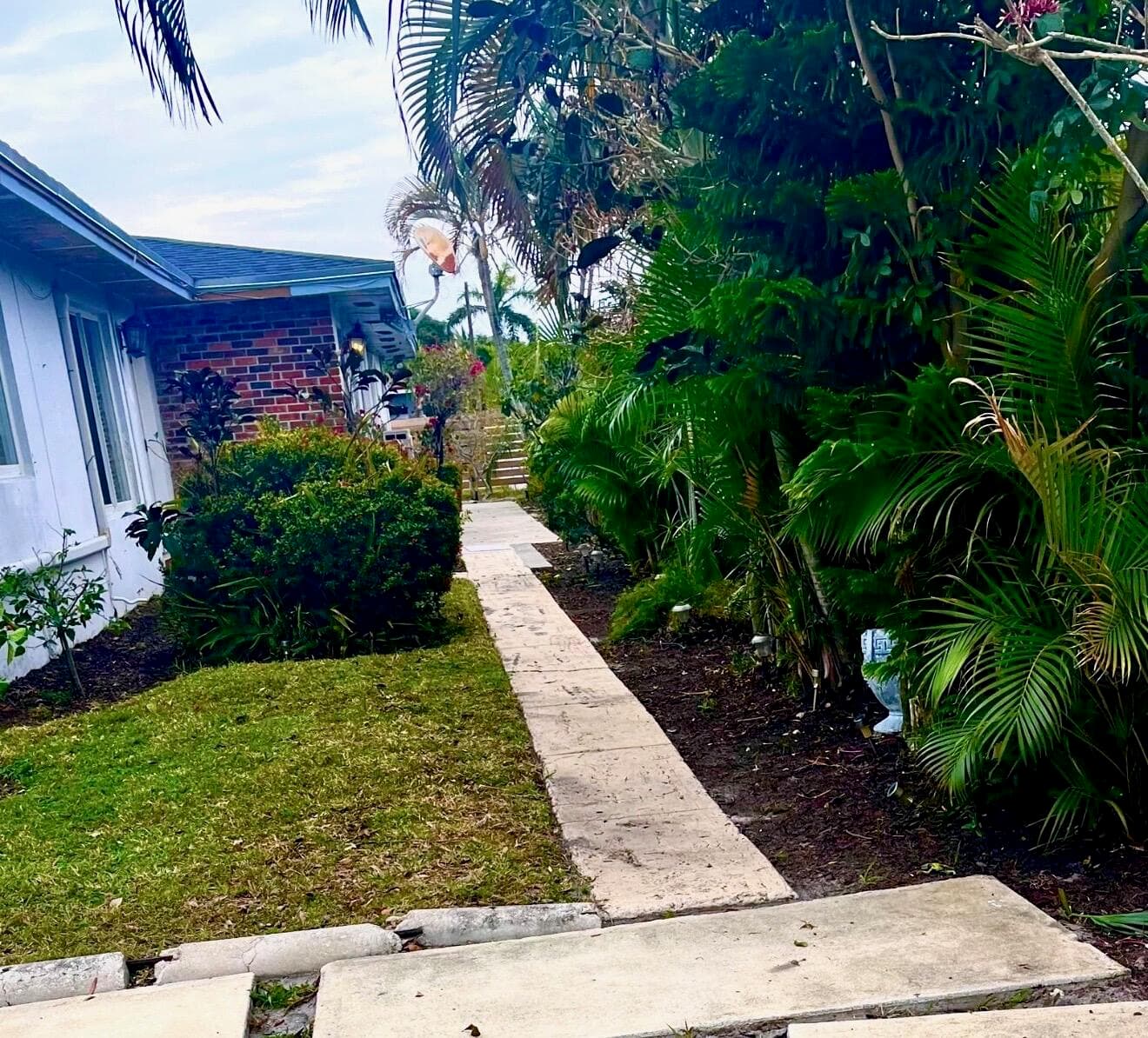 27 NW 14th Avenue, Delray Beach, FL 33444 — photo 3 of 9