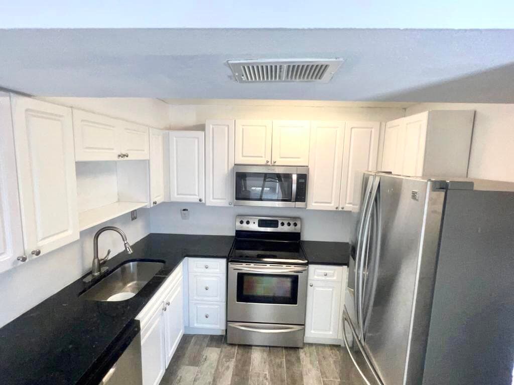 8104 Severn Drive B, Boca Raton, FL 33433 — photo 3 of 11