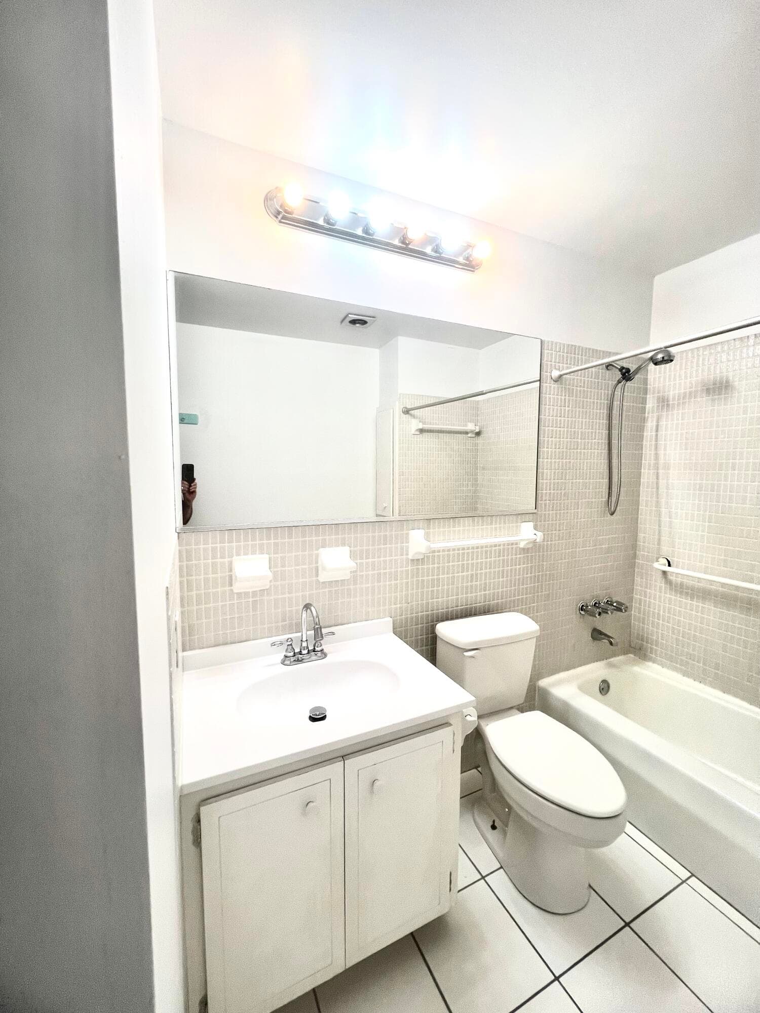 2191 NE 68th Street 427, Fort Lauderdale, FL 33308 — photo 8 of 17