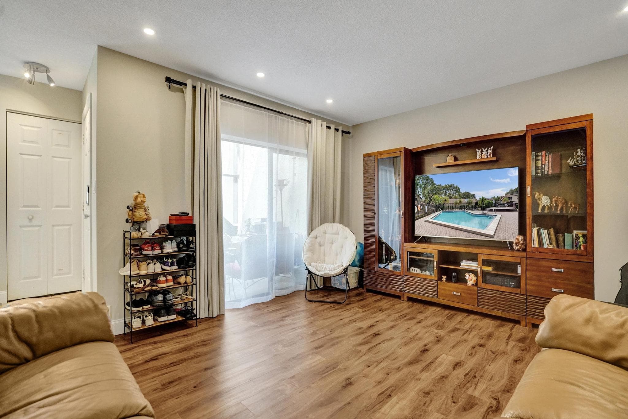 2321 Bayberry Drive, Pembroke Pines, FL 33024 — photo 4 of 58