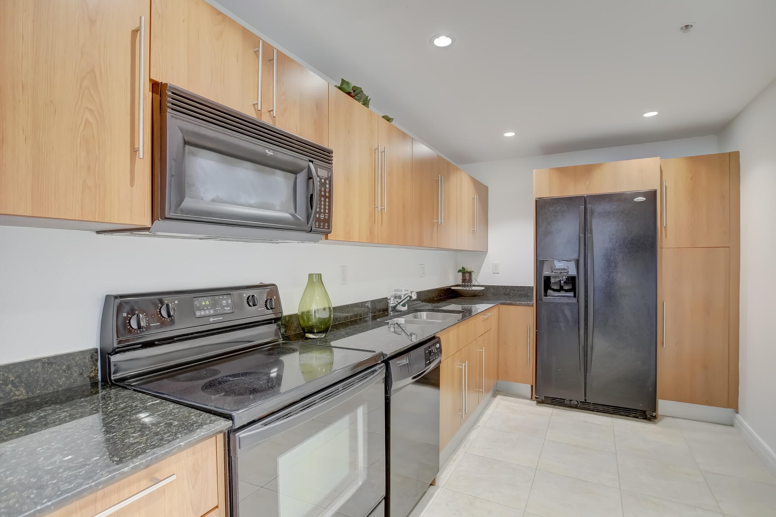 3000 S Ocean Drive 1100, Hollywood, FL 33019 — photo 17 of 32