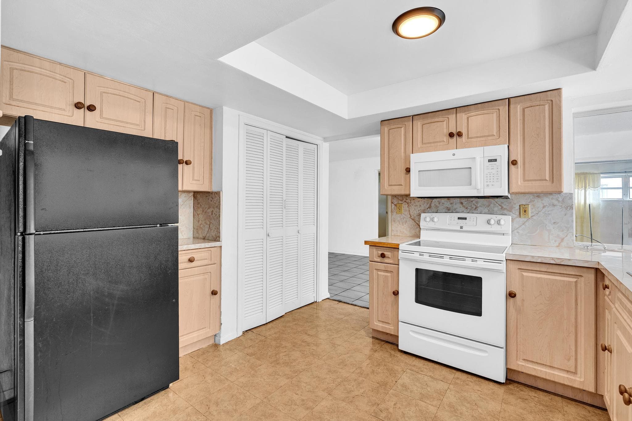 2445 NW 72nd Avenue, Sunrise, FL 33313 — photo 5 of 36