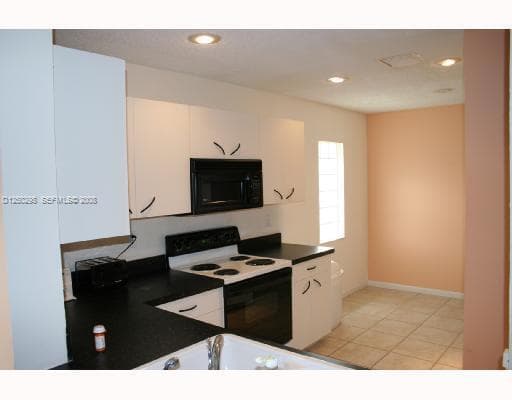 9711 NW 2nd Street, Coral Springs, FL 33071 — photo 4 of 17