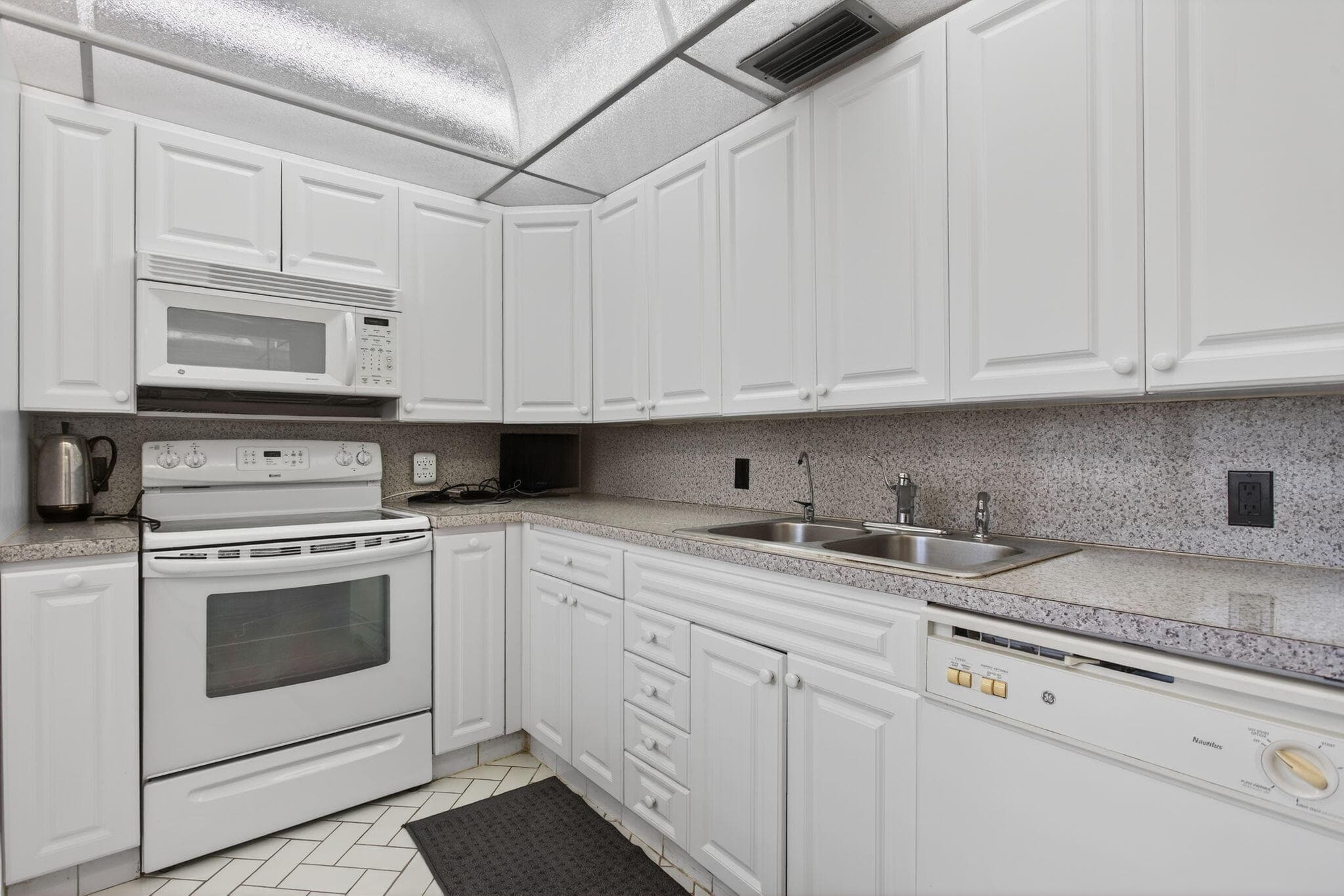 2403 Antigua Circle B4, Coconut Creek, FL 33066 — photo 2 of 15