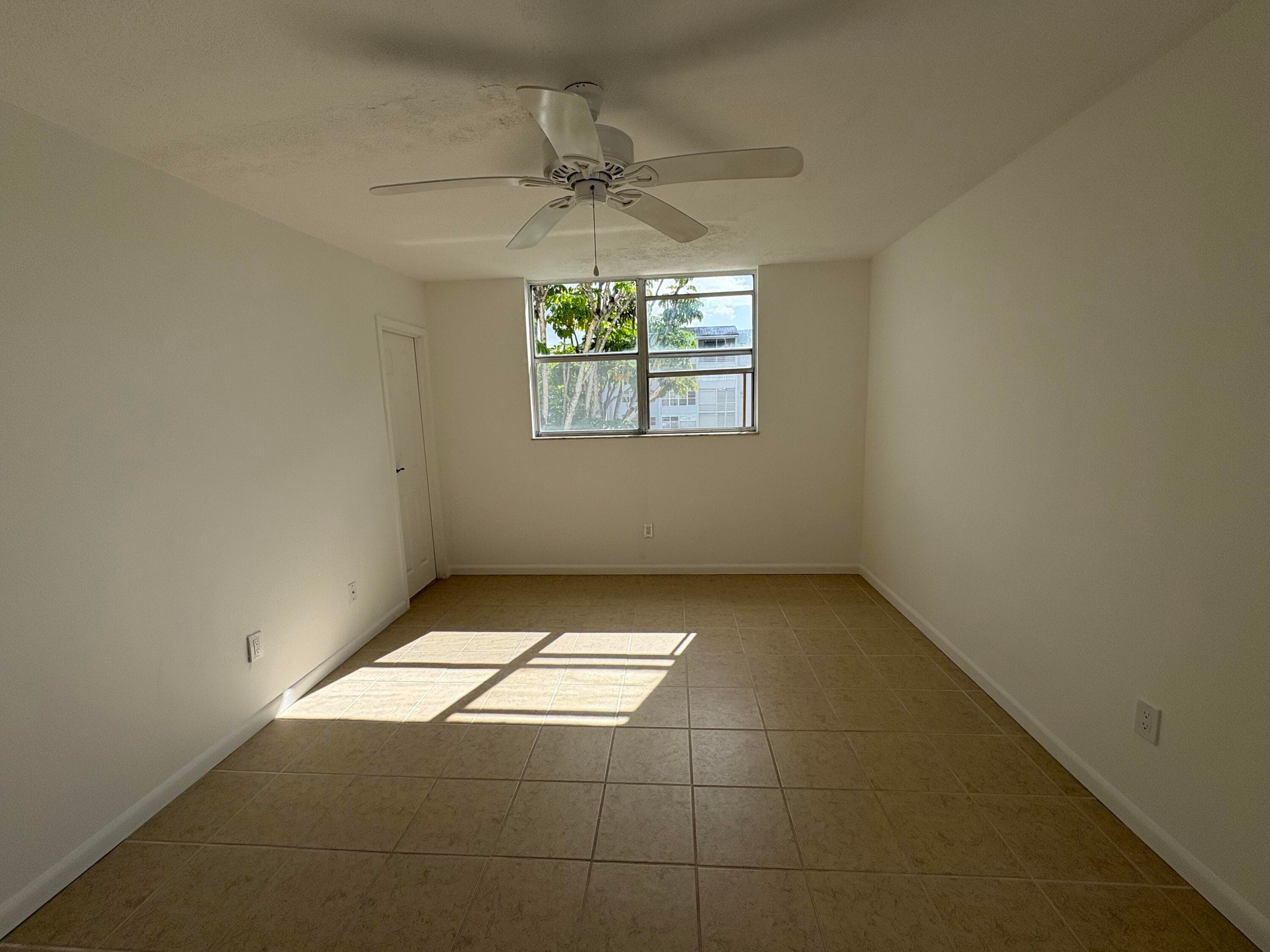2850 Somerset Drive 208l, Lauderdale Lakes, FL 33311 — photo 3 of 44