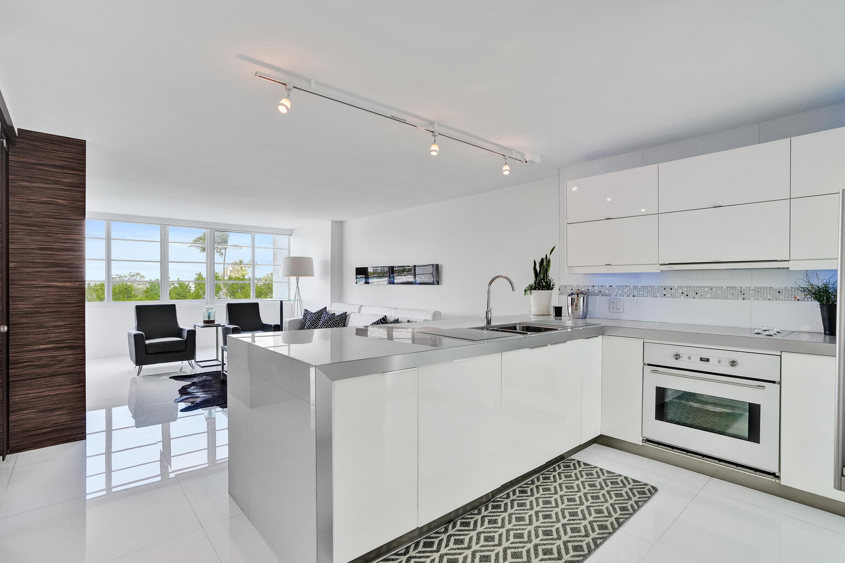 1670 Lincoln Court 3b, Miami Beach, FL 33139 — photo 4 of 43
