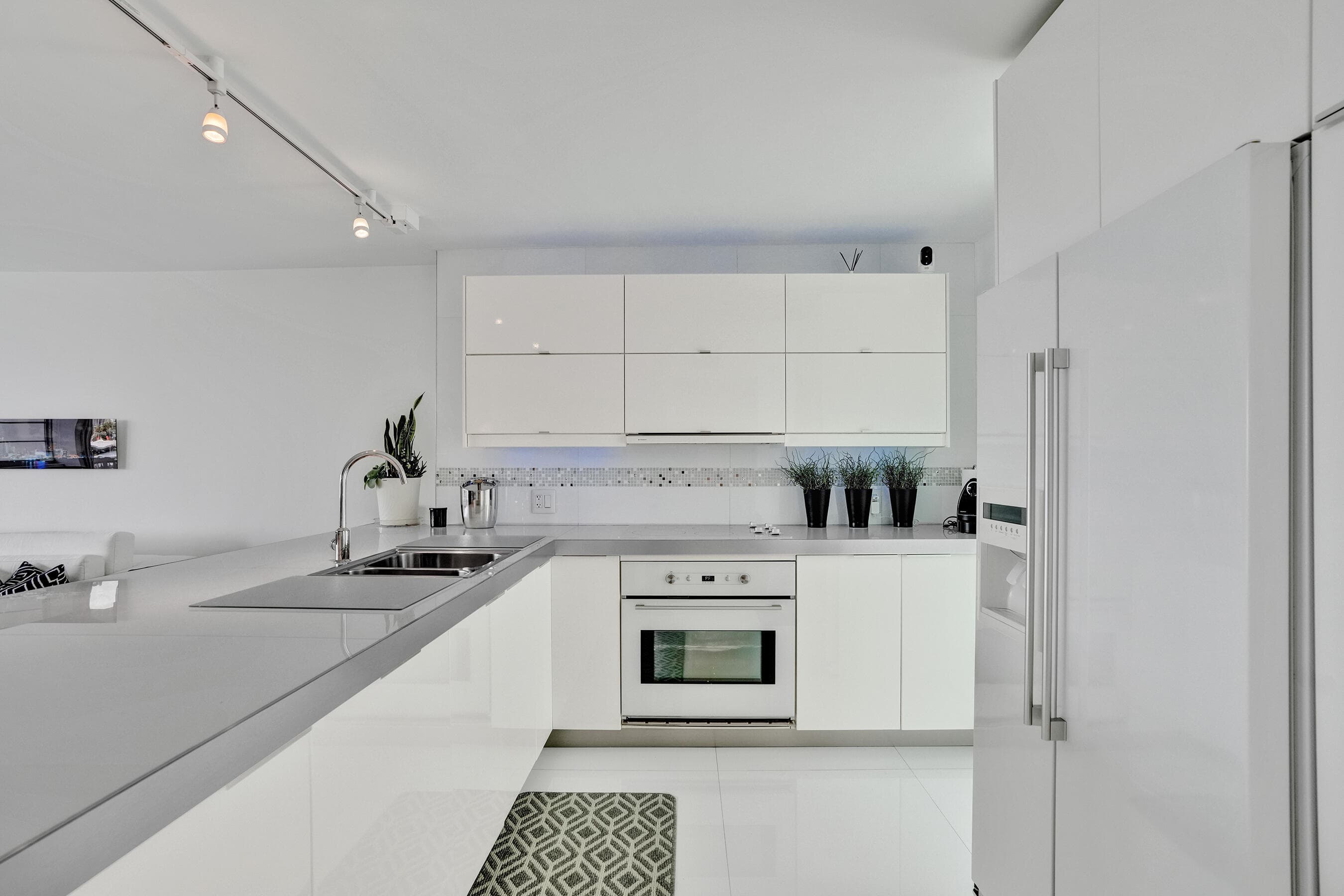 1670 Lincoln Court 3b, Miami Beach, FL 33139 — photo 6 of 43