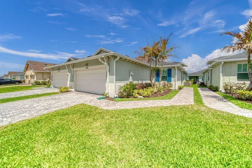 1920 SE Crosswood Way, Port St. Lucie, FL 34984 — photo 1 of 24
