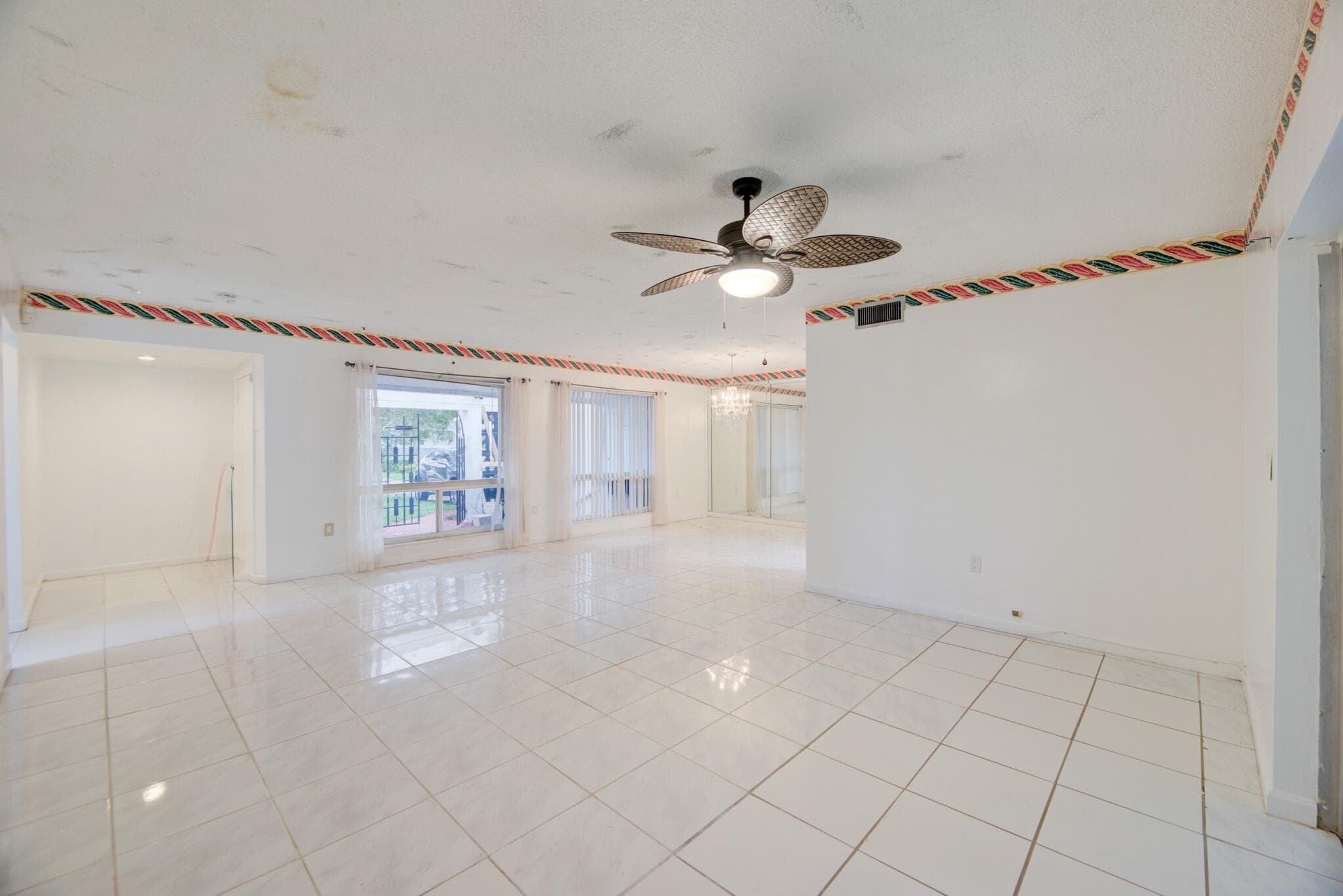 Single Family Residence in Miramar — photo 8 of 37