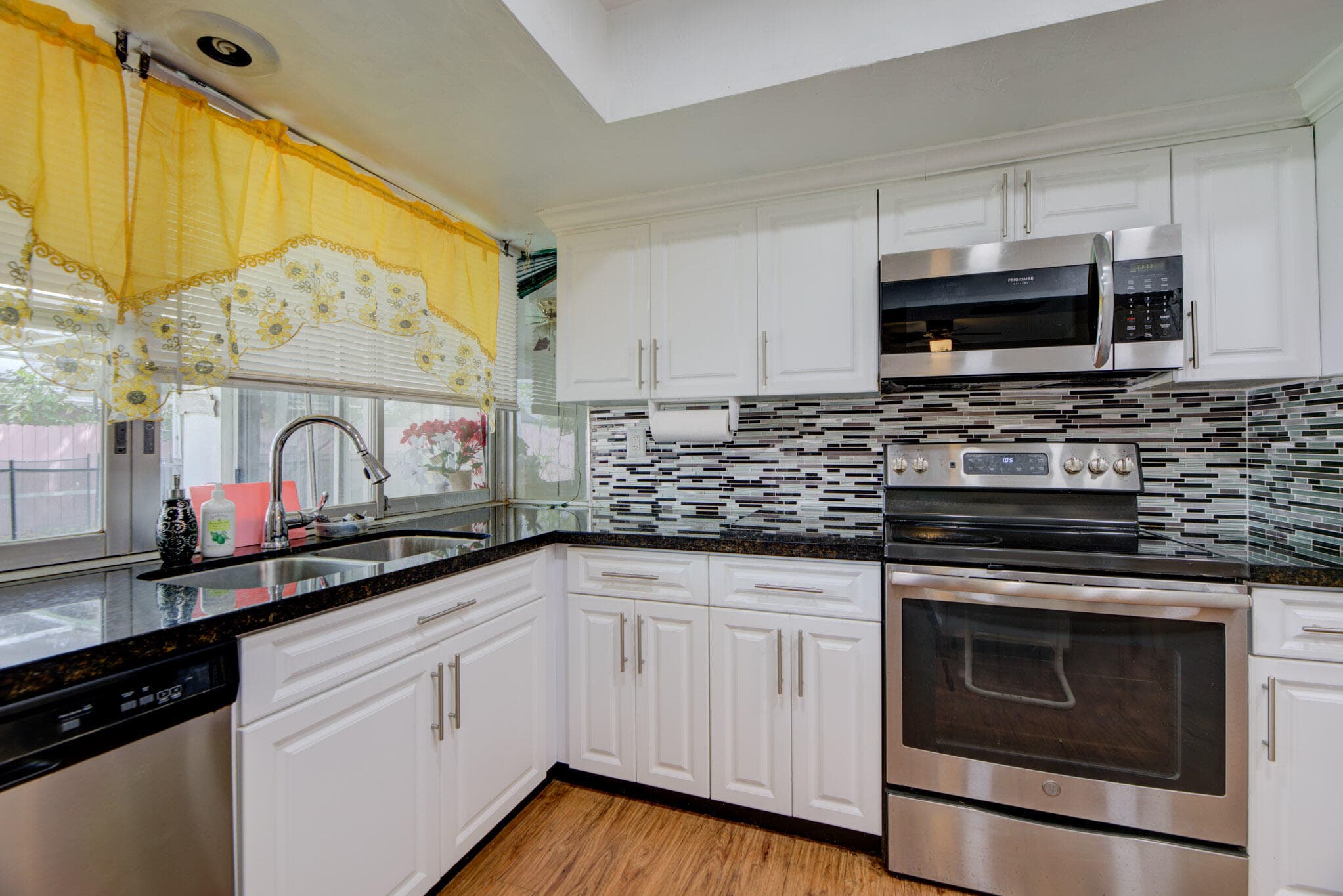 Single Family Residence in Miramar — photo 20 of 37