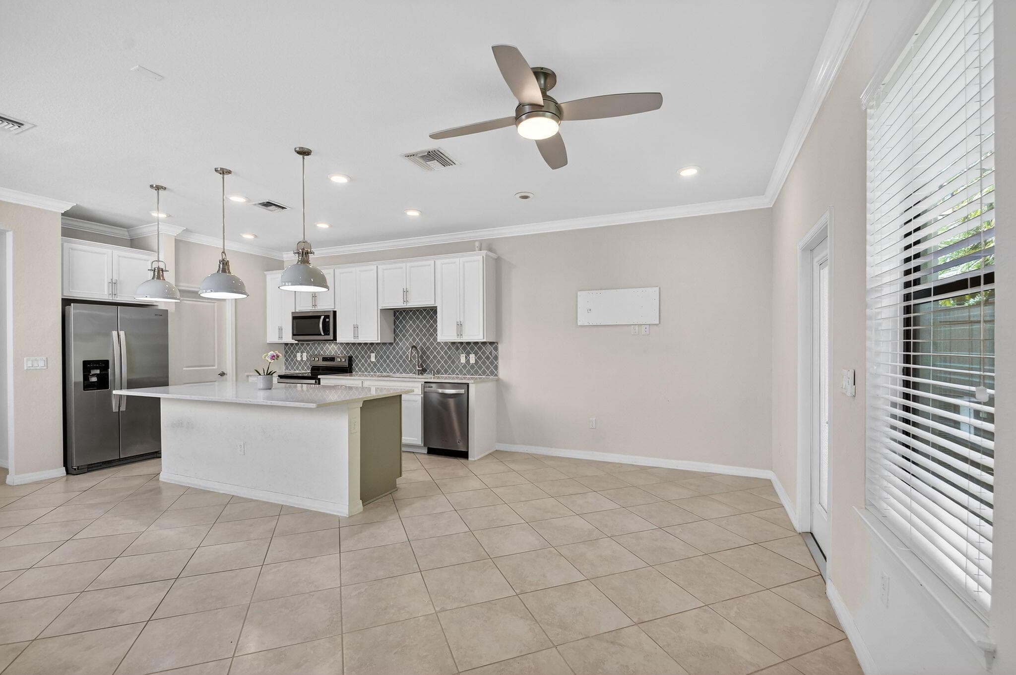 2841 Troubadour Street, Palm Springs, FL 33406 — photo 11 of 45