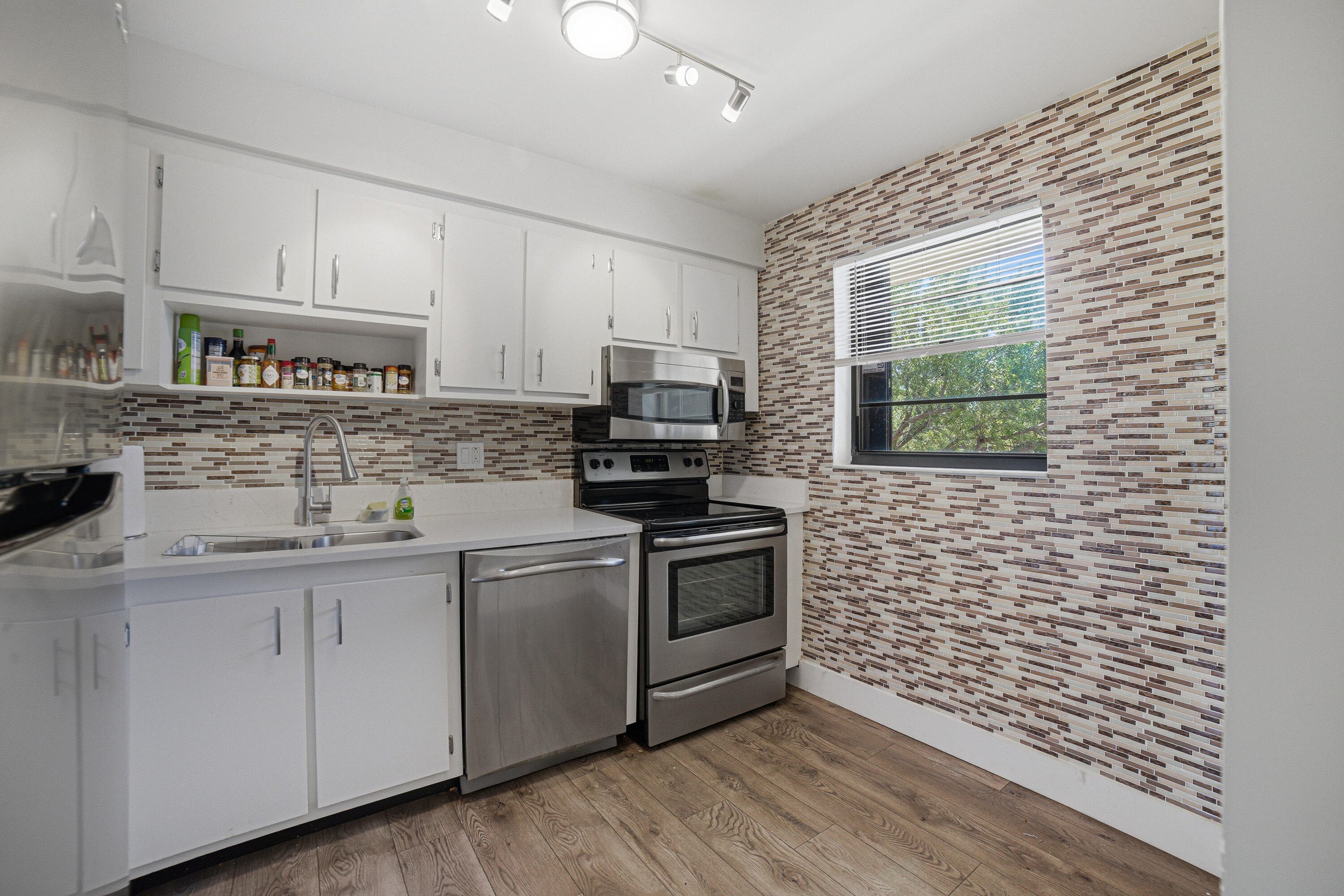 367 S Federal Highway C323, Deerfield Beach, FL 33441 — photo 10 of 34