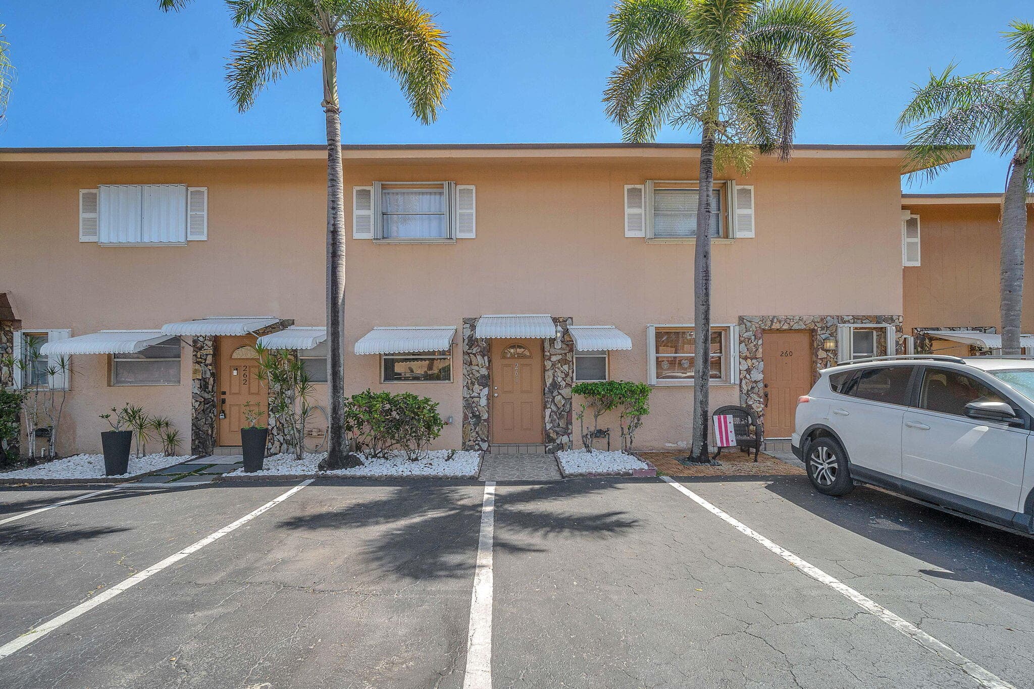 450 SE 7th Street 261, Dania Beach, FL 33004 — photo 1 of 26