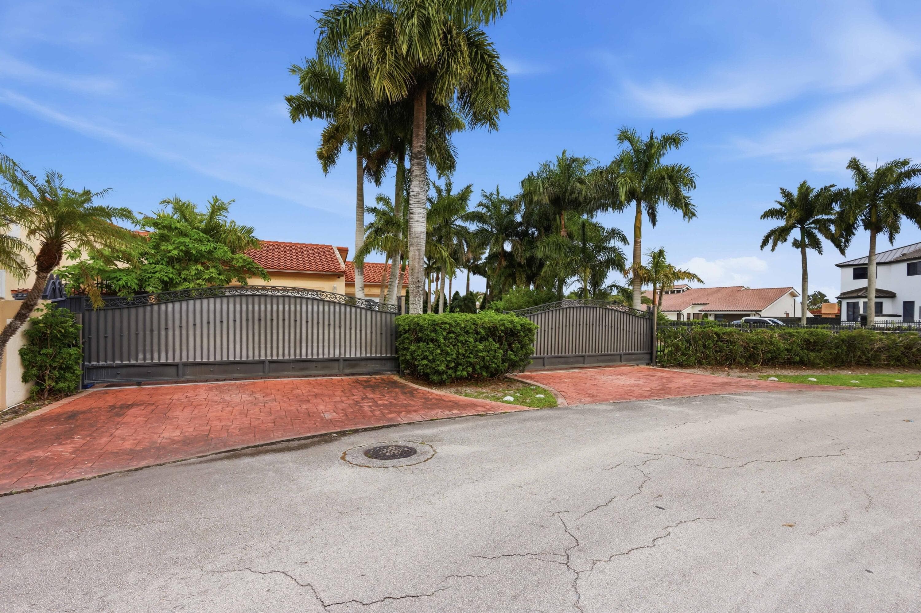7445 N Augusta Drive, Hialeah, FL 33015 — photo 5 of 50