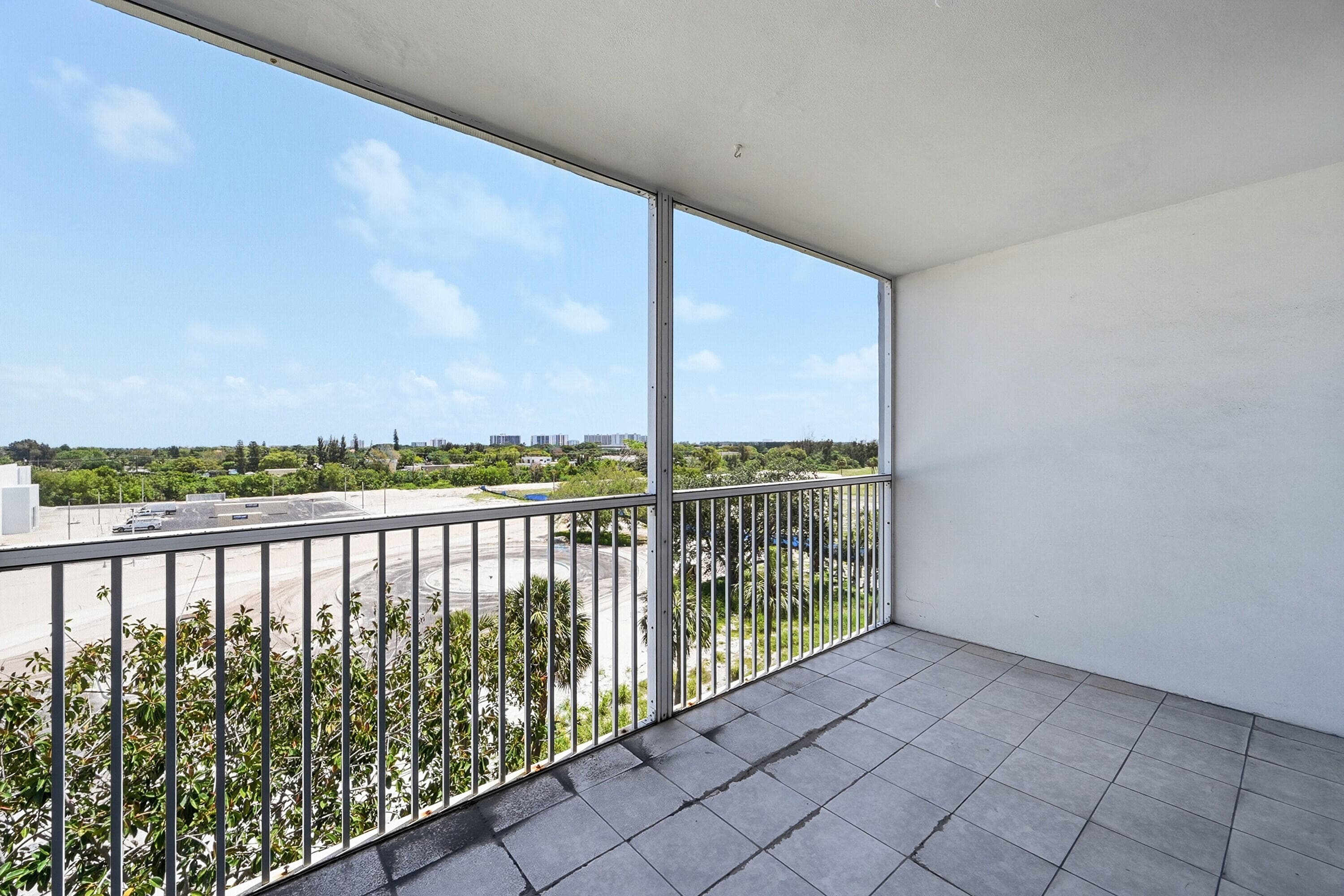 5700 NW 2nd Avenue 604, Boca Raton, FL 33487 — photo 19 of 43