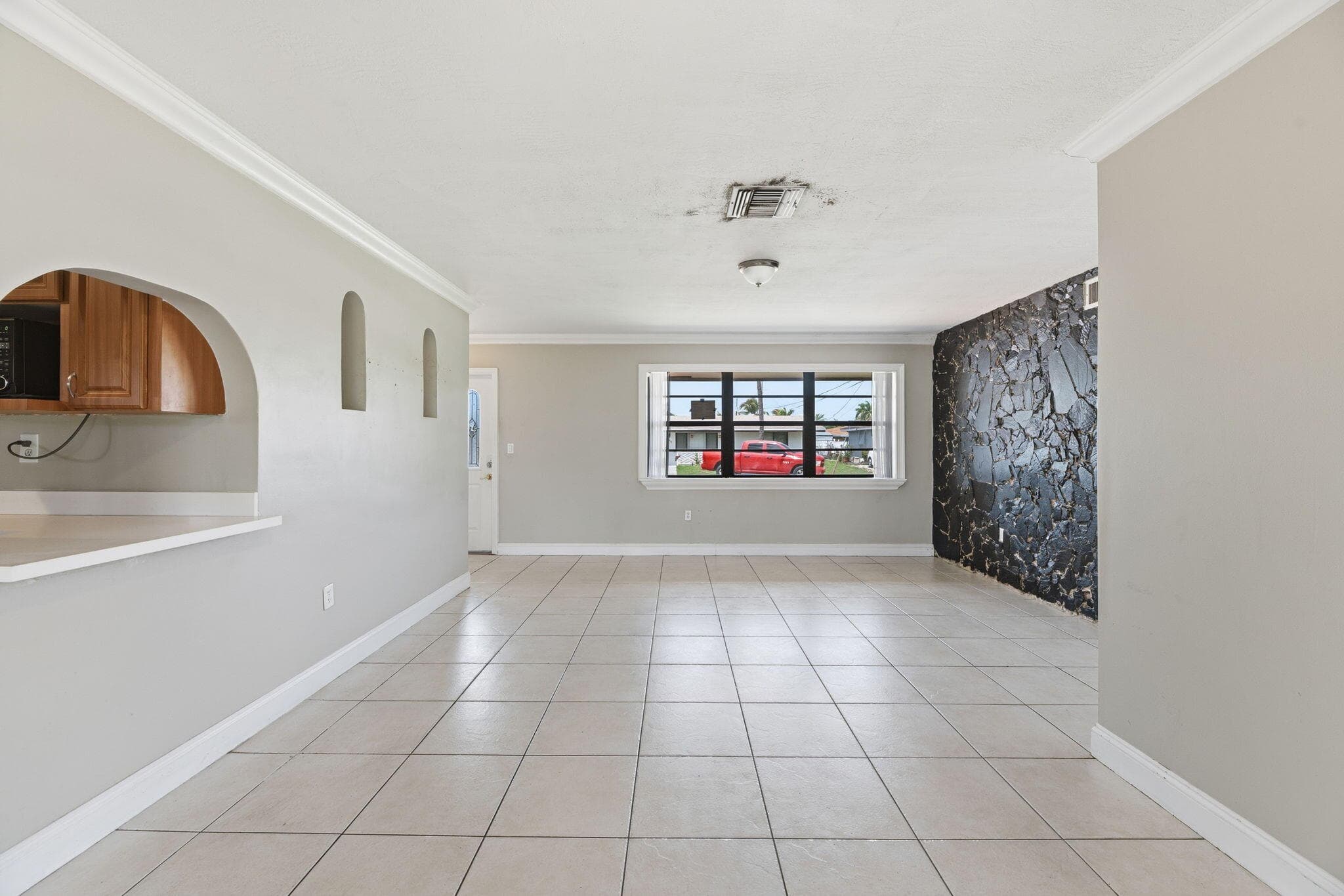 7670 NW 11th Court, Pembroke Pines, FL 33024 — photo 5 of 27